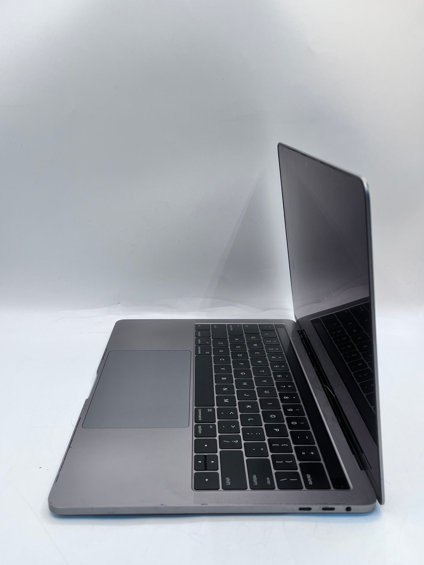 2016 Apple MacBook Pro A1706 13.3" Four Thunderbolt 3 Ports Space Gray NO POWER