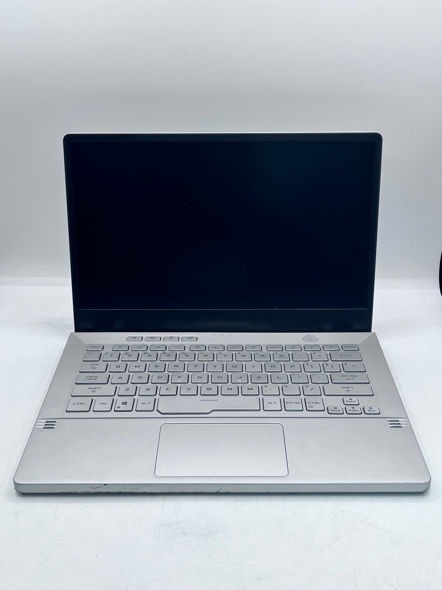 ASUS ROG Zephyrus G14 GA401Q 14" Ryzen 9 5900HS - RTX 3060 - 16GB RAM - 1TB SSD READ