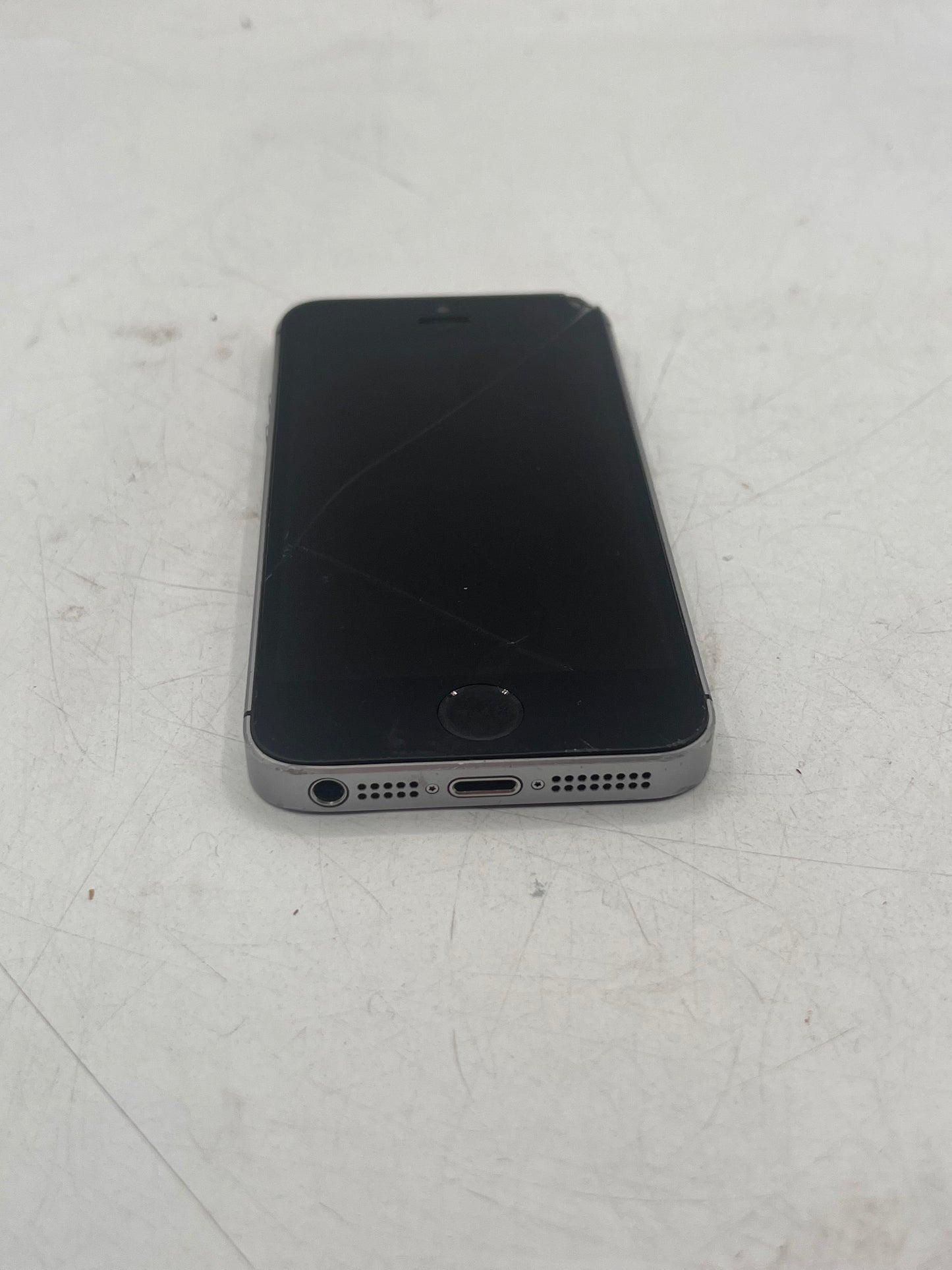 Apple iPhone SE 32GB Silver Unlocked Cracked Screen