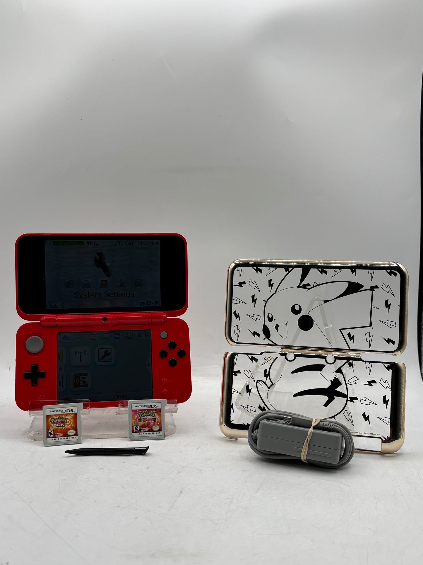 Nintendo 2DS XL JAN-001 PokéBall Edition, 2017--Pokémon Sun & Omega Ruby BUNDLE