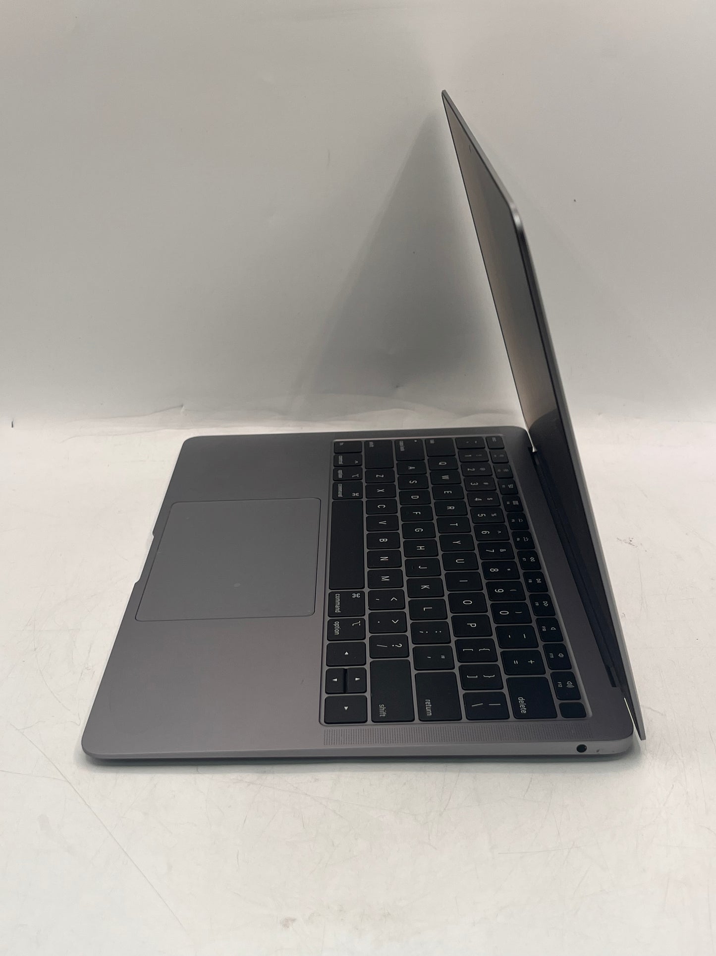 Apple MacBook Air 13" A1932 2019 Core i5 8GB 256GB Space Gray