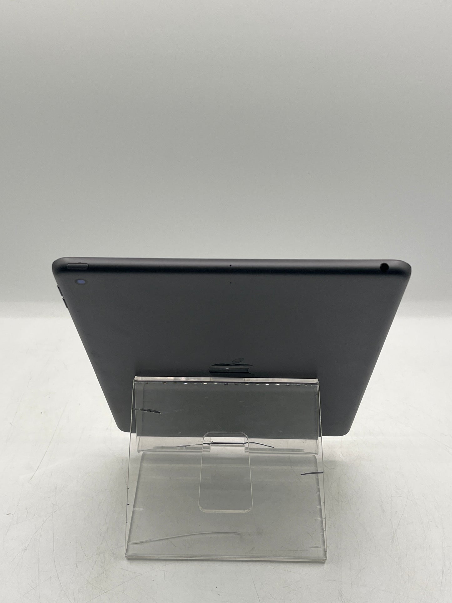 Broken WiFi Only Apple iPad 9th Gen 64GB MK2K3LL/A A2602 Cracked Screen
