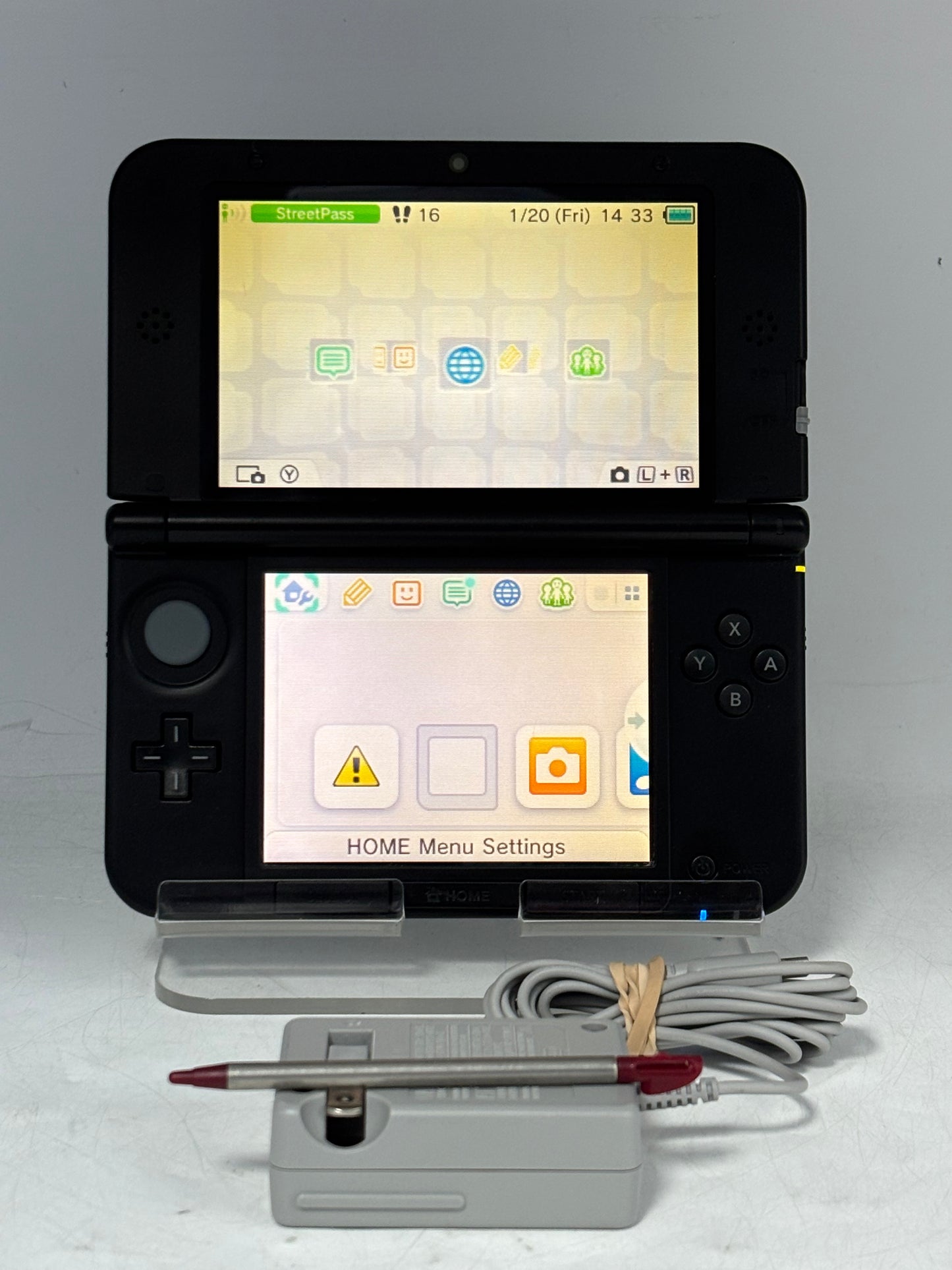 Nintendo 3DS XL SPR-001 4GB, 2012 (Black)