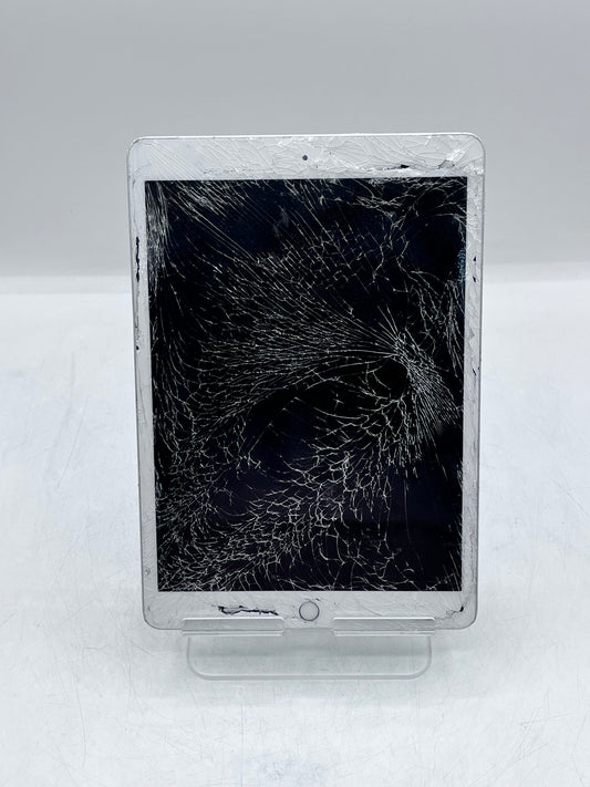 Unlocked Apple iPad (7th Gen) A2200  32GB - Silver READ