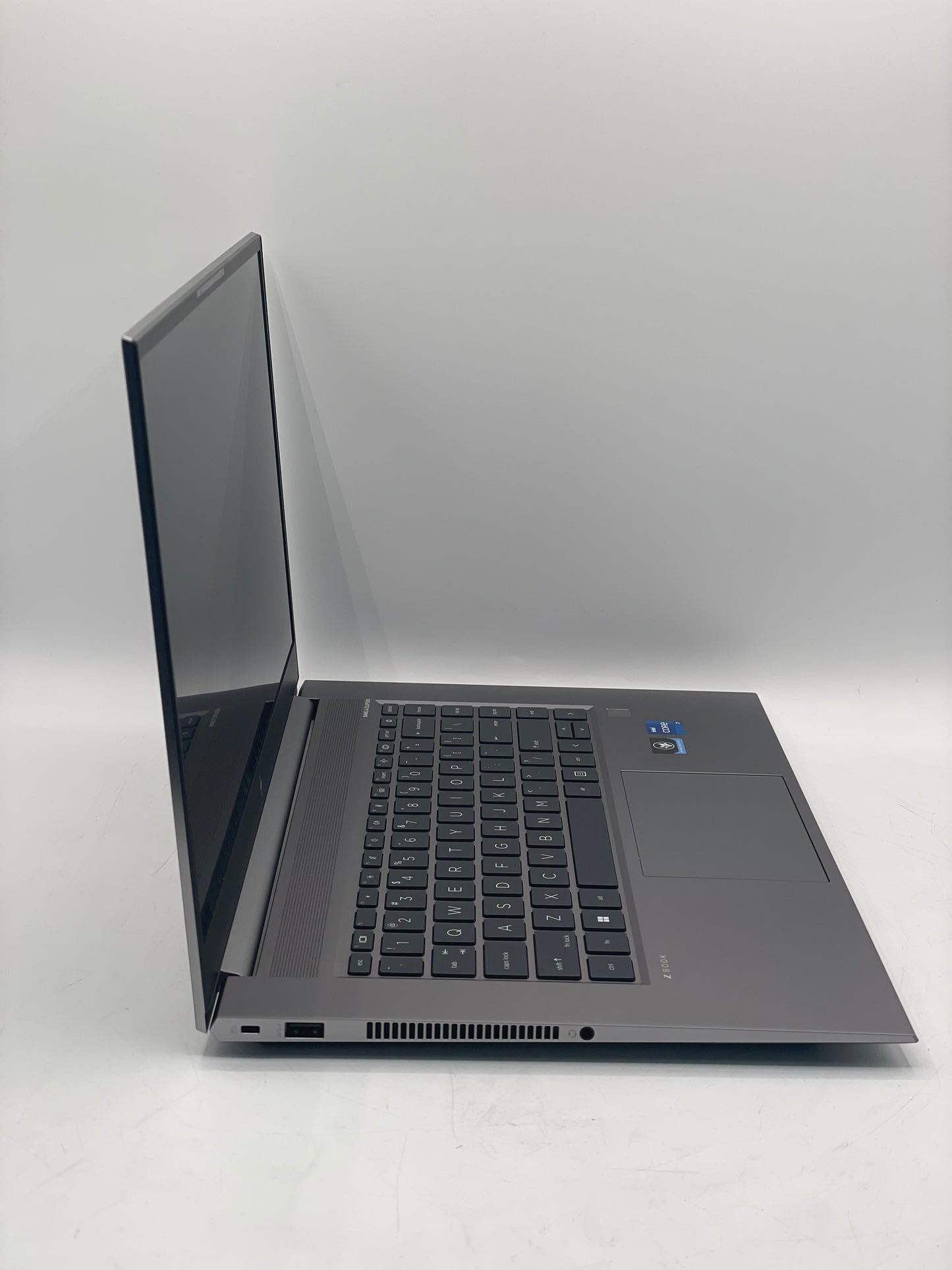 HP ZBOOK STUDIO G8 15 FHD 8 Core i7-11850H 16GB Nvidia T1200 512GB SSD