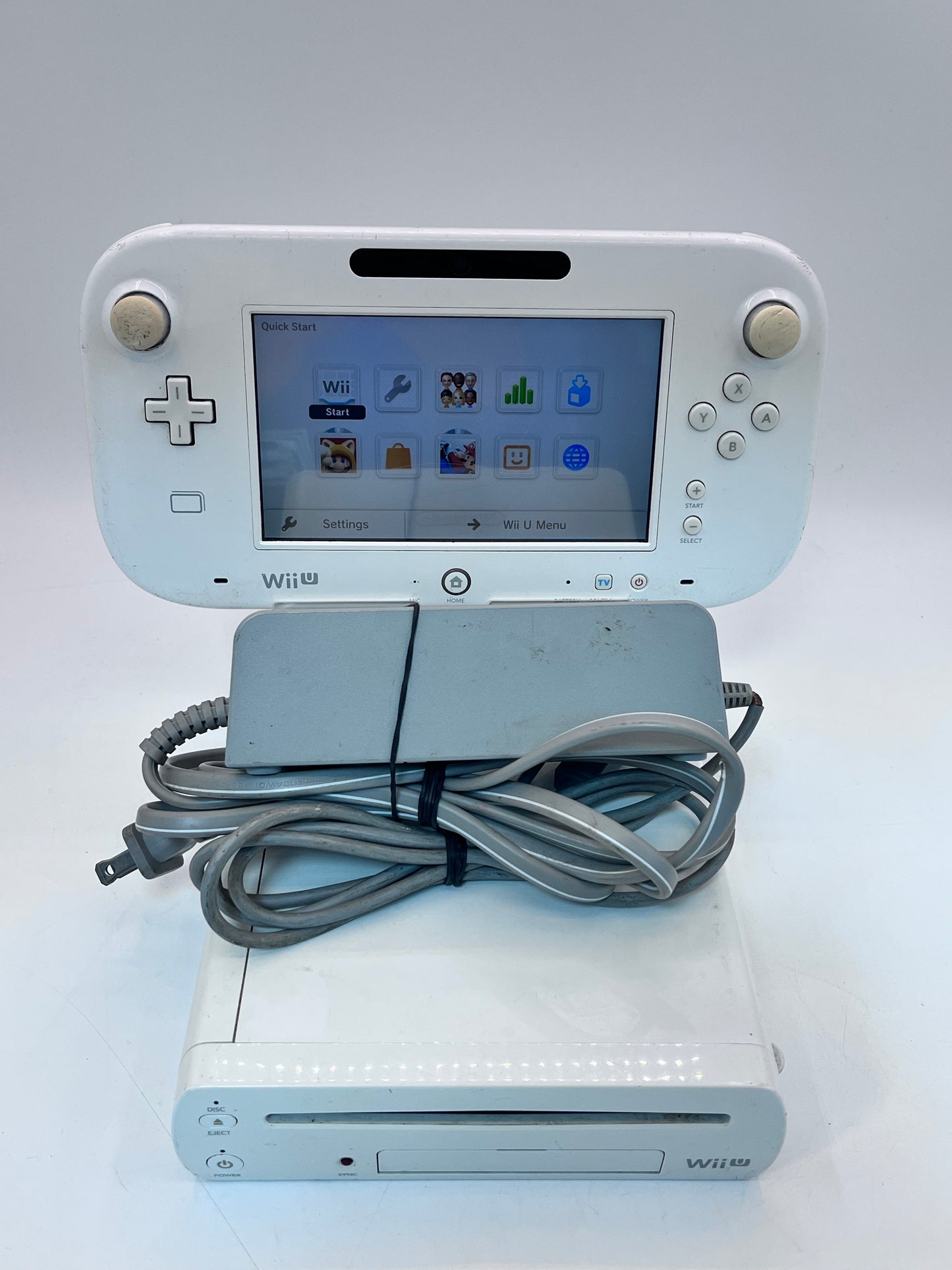 Nintendo Wii U (WUP-001) 32GB with Gamepad Tested