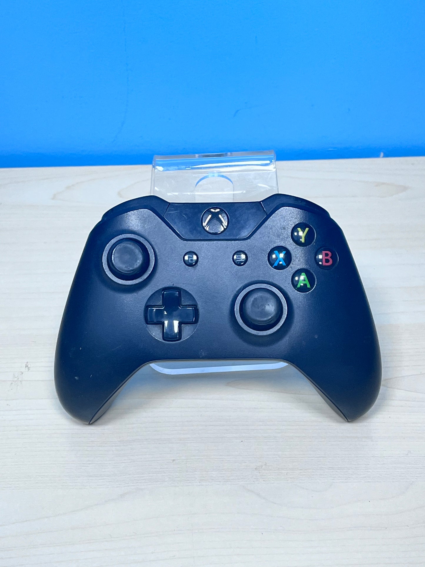 Microsoft Xbox One S 1TB Console 1681 with 2 Controllers Free Shipping