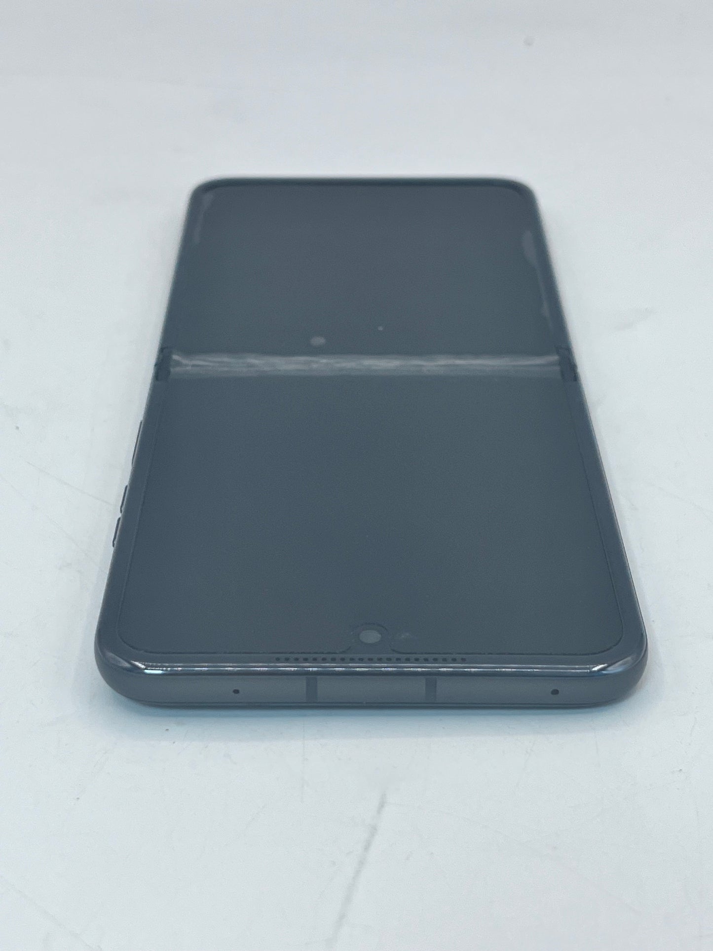Motorola Razr 2024 - UNLOCKED - 256GB Gray Flip - XT2453V -12GB RAM- Black