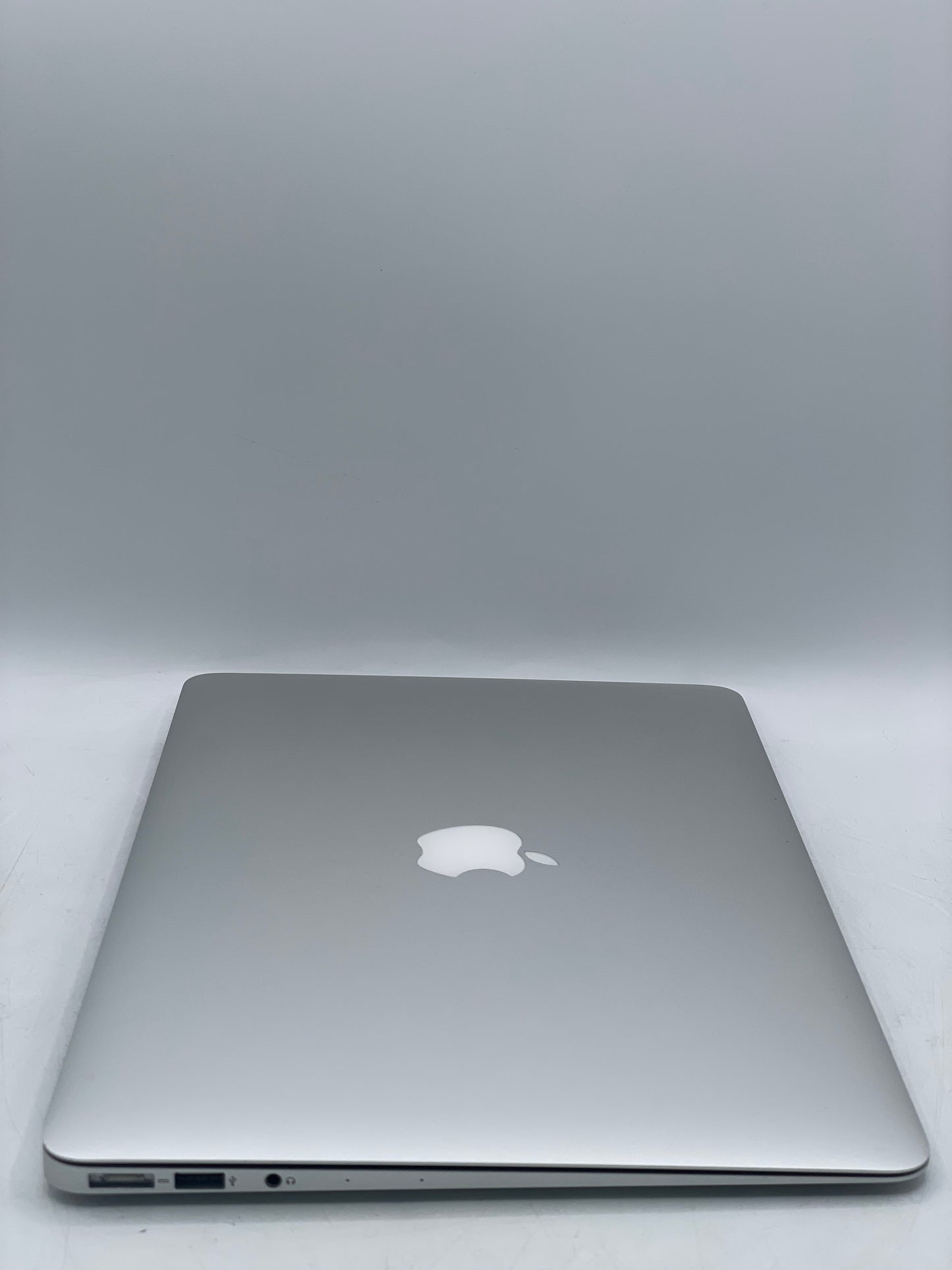 Apple MacBook Air 13" A1466/ MQD32LL/A (2017) - Silver - READ