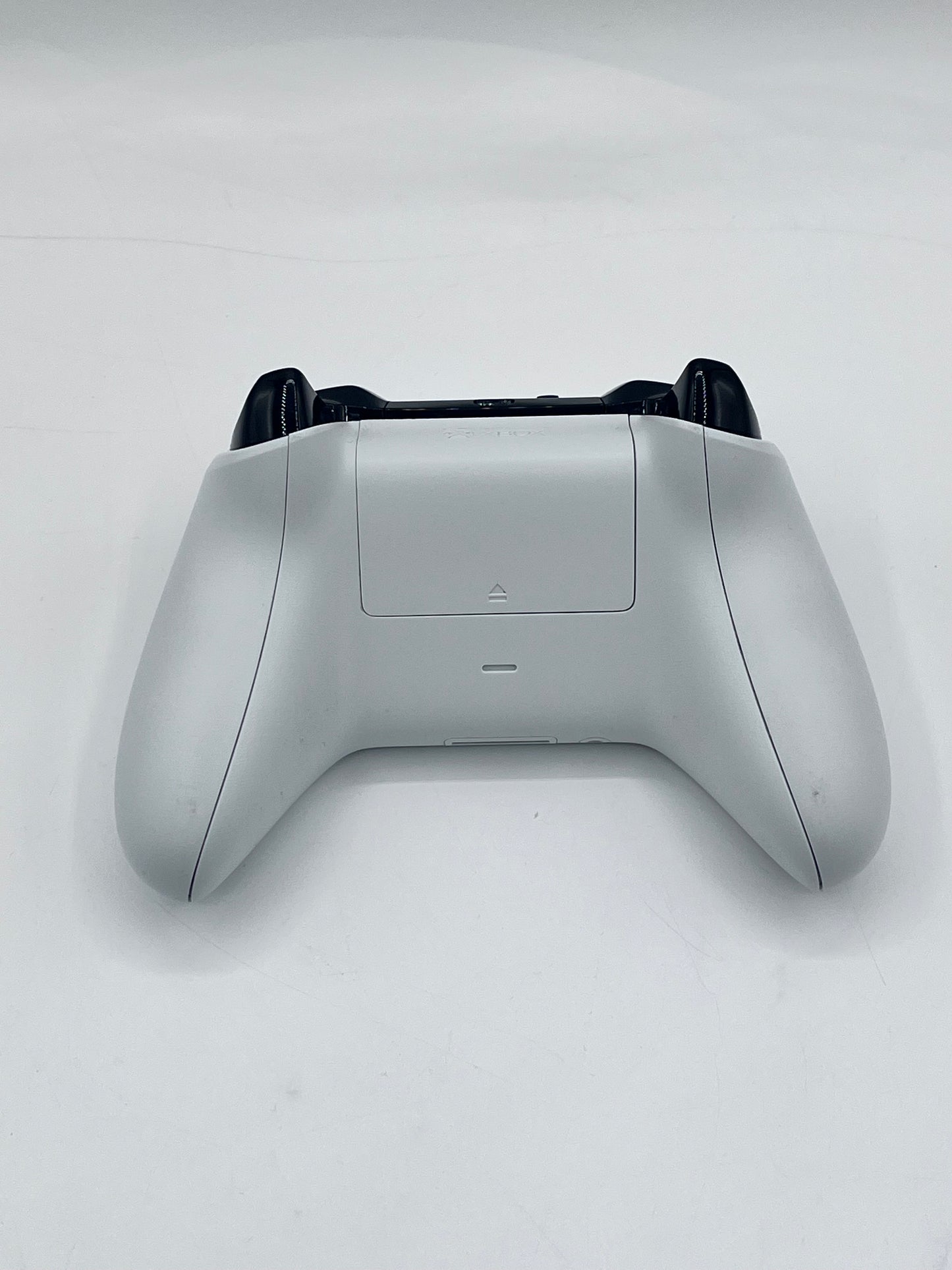 Microsoft Xbox One S Series Model 1681 Console w/ controllers and cords Tested