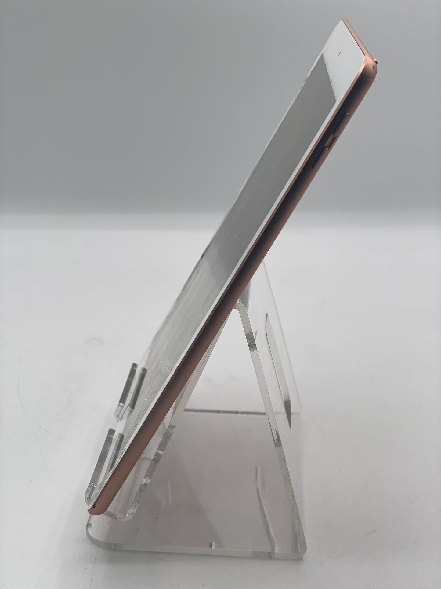 Apple iPad (6th Gen) A1893 (2018) White - Broken, 32GB WiFi, Cracked Screen