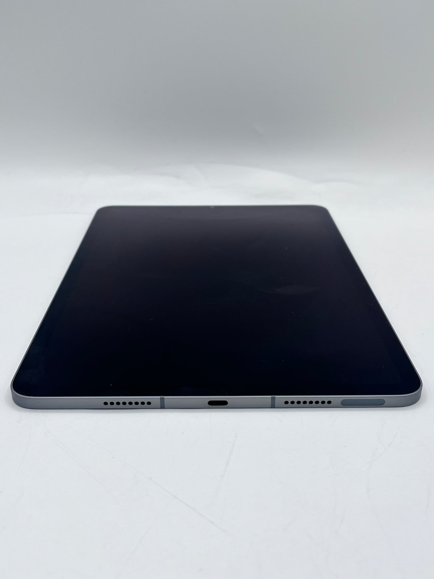 Apple iPad Pro A2435 11 inch NP553LL/A A2435 128GB WiFi and Cellular - Space Gray