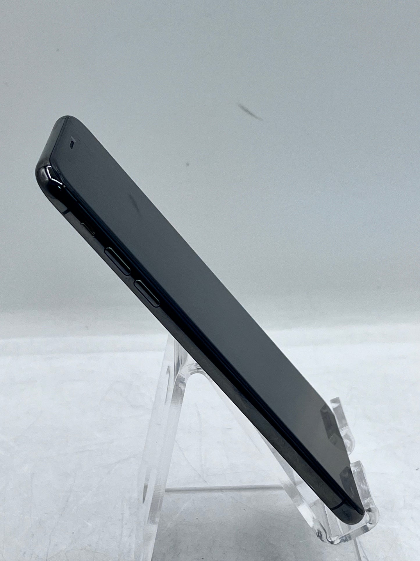 Unlocked Apple iPhone XS Max 64GB Space Gray A1921 MT6F2LL/A