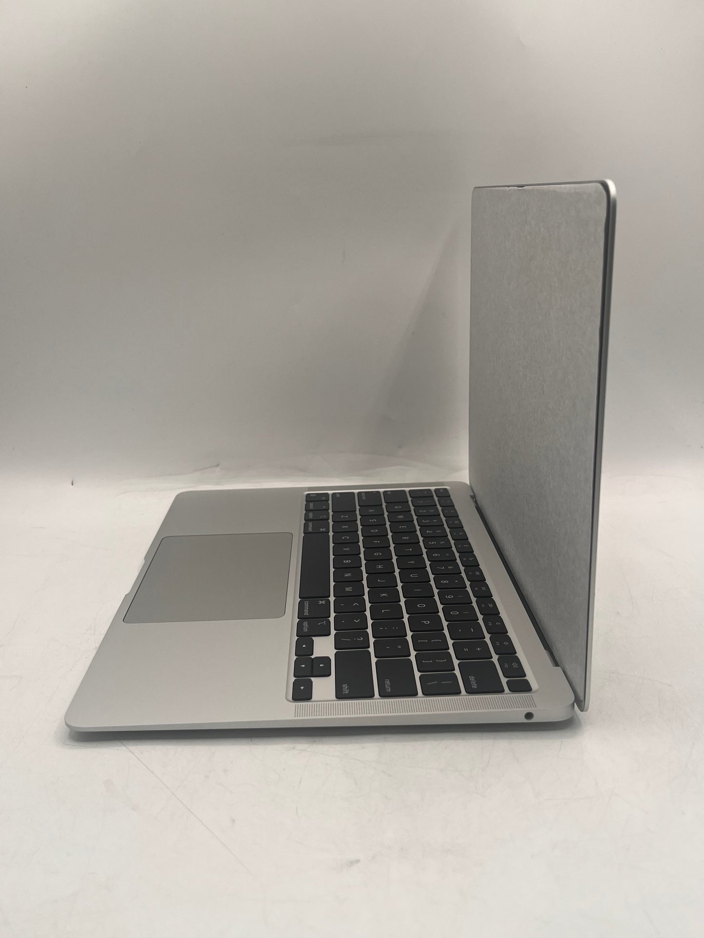 2020 Brand New Apple MacBook Air 13" M1 A2337 8GB 128GB Silver Remotely Managed READ
