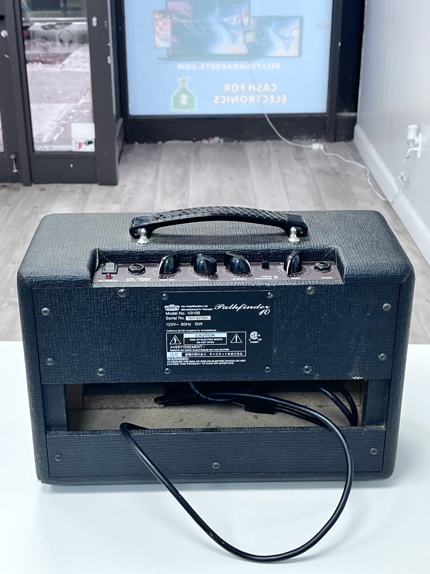Vox V9106 Pro Audio Equipment - Black