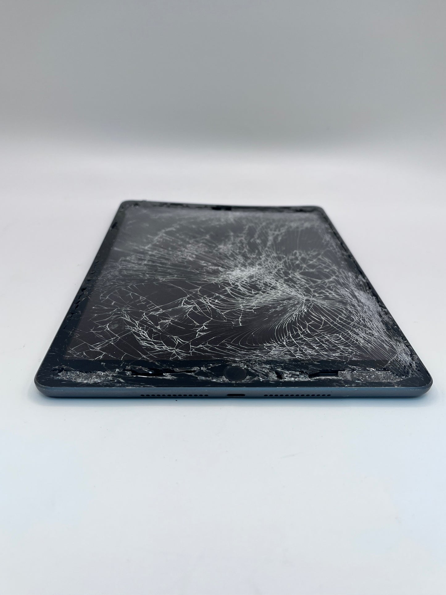 Apple iPad (9th Gen) A2603 64GB 3GB - Space Gray