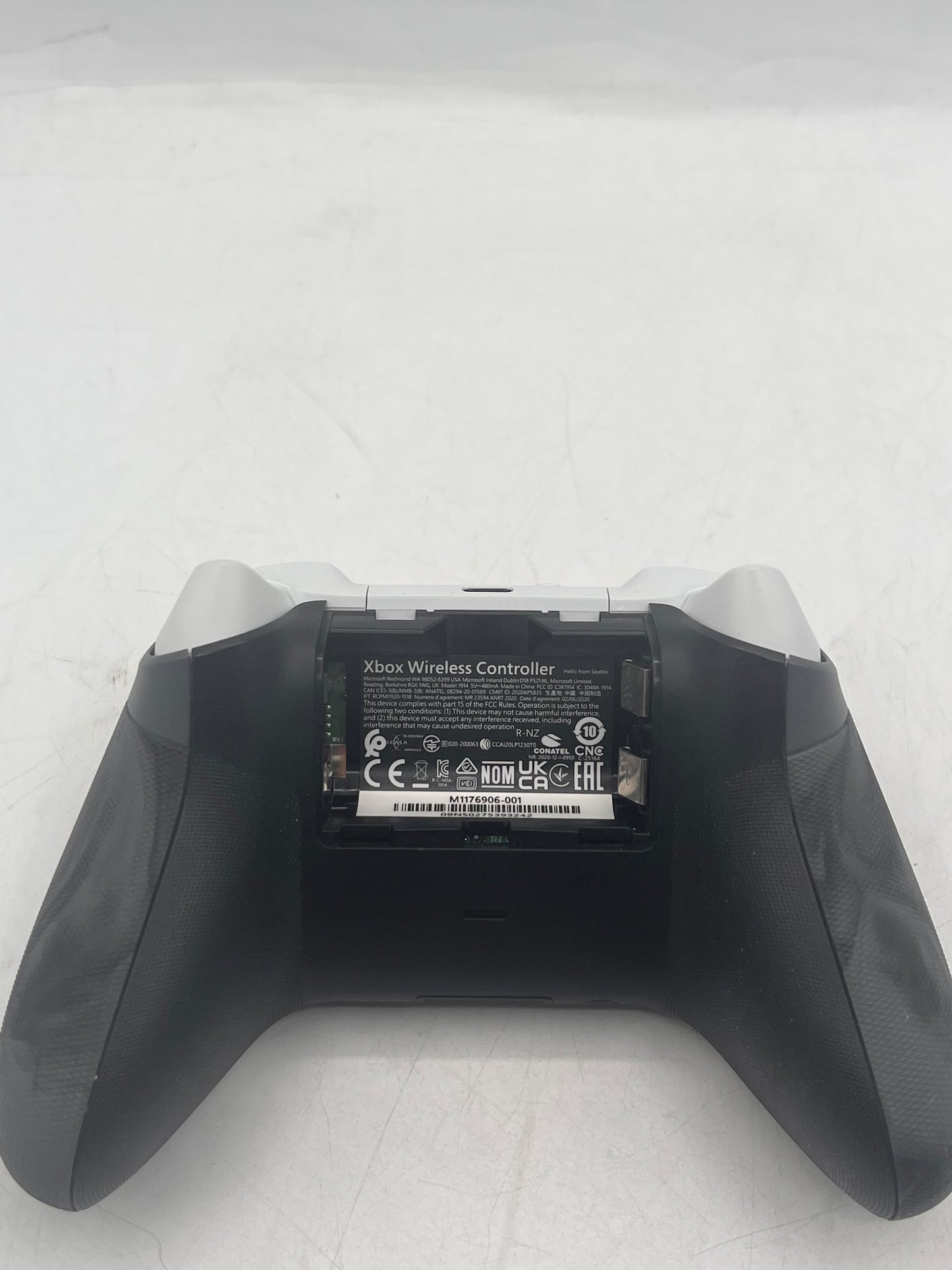 Microsoft Xbox One S (1681) 2016 Black 1TB Console 1 Controller HDMI Cable