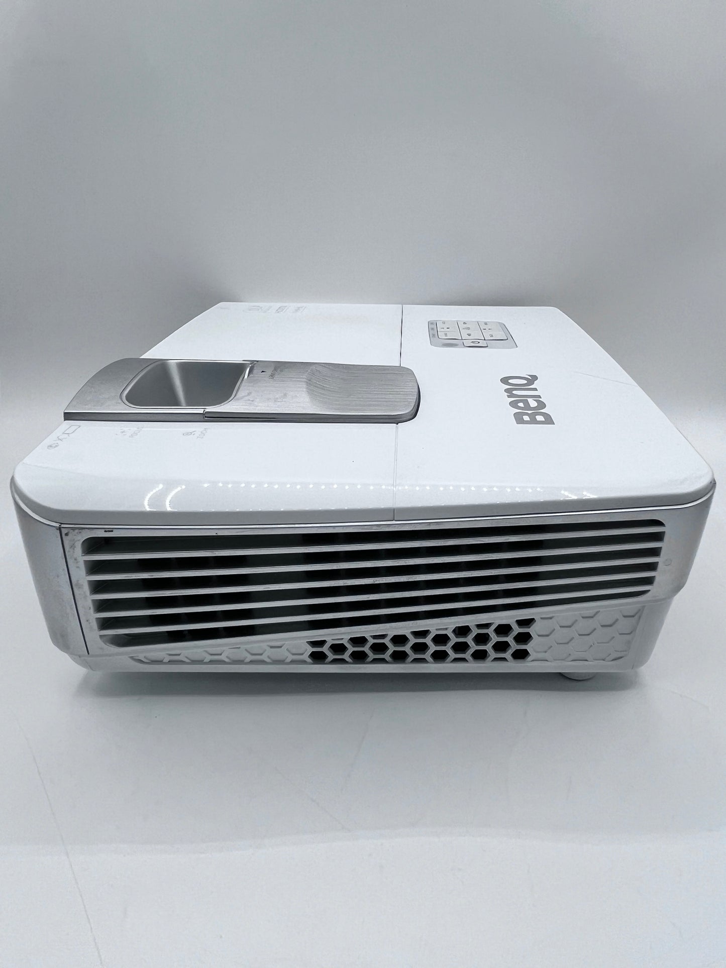 BenQ HT1075 DLP Projector HDMI 1080p Native Full HD with Remote & Power Cable READ