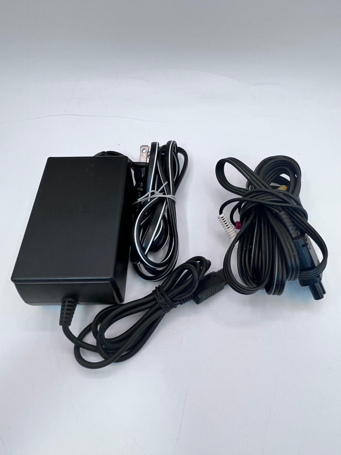 Nintendo Gamecube Platinum Silver DOL-101 - Tested & Working with Cables and 2 OEM controllers