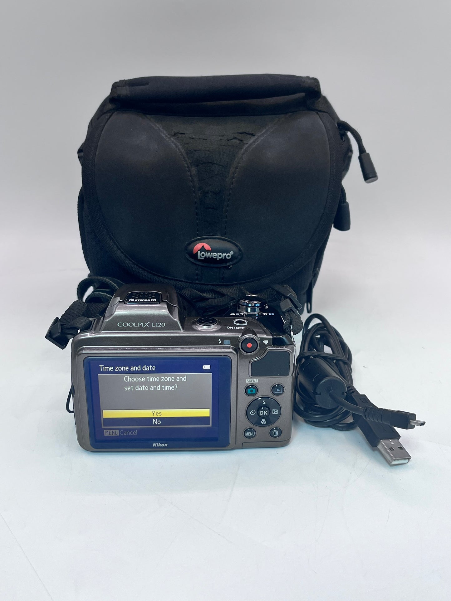 Nikon Coolpix L120 Digital Camera Bundle 14.1 mp 21x Zoom with Bag Free Shipping