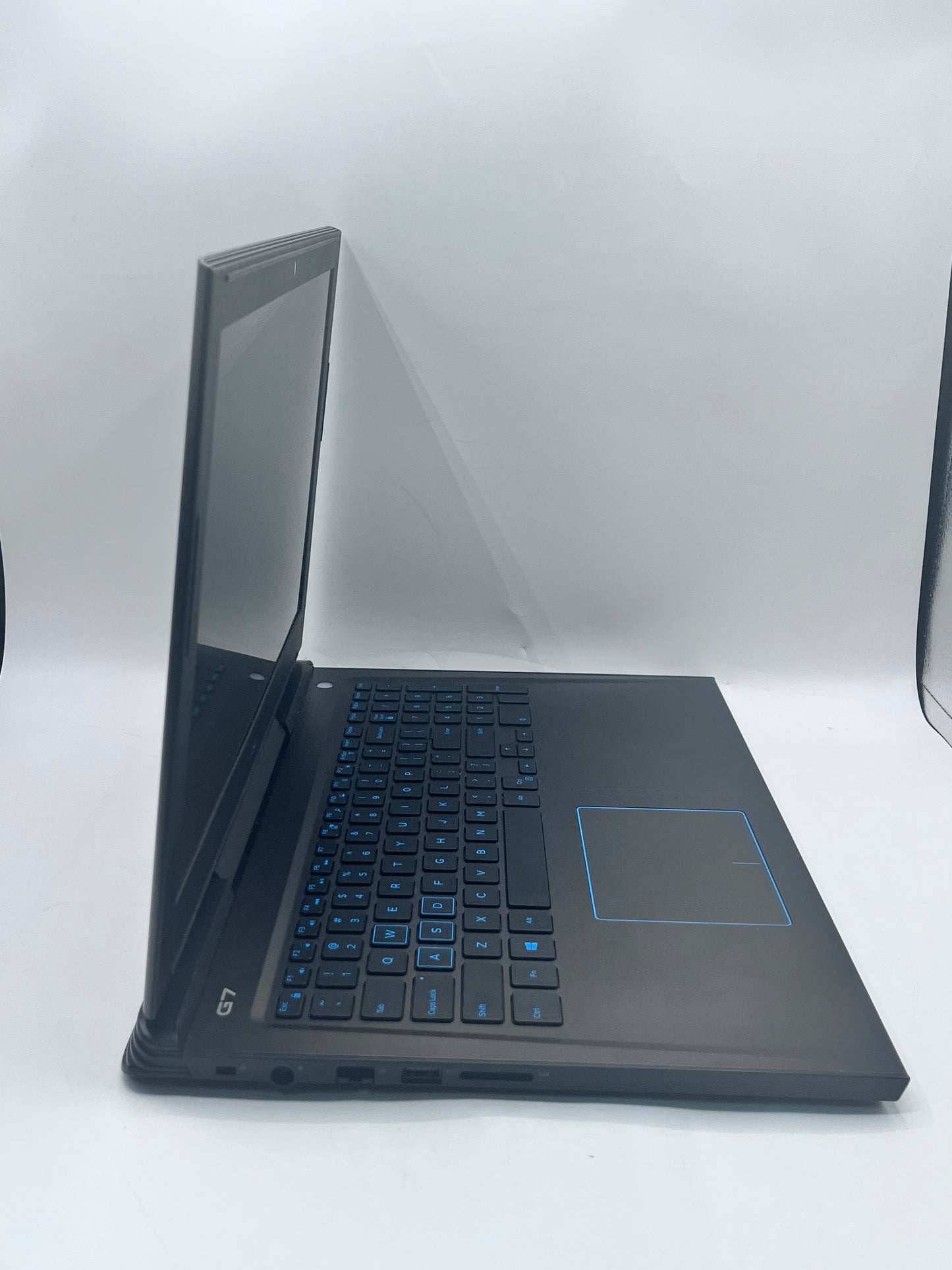 Dell G7 15 7588 15.6” Gaming Core i7-8750H 16GB 128GB SSD+1TB GTX 1060 Max-Q