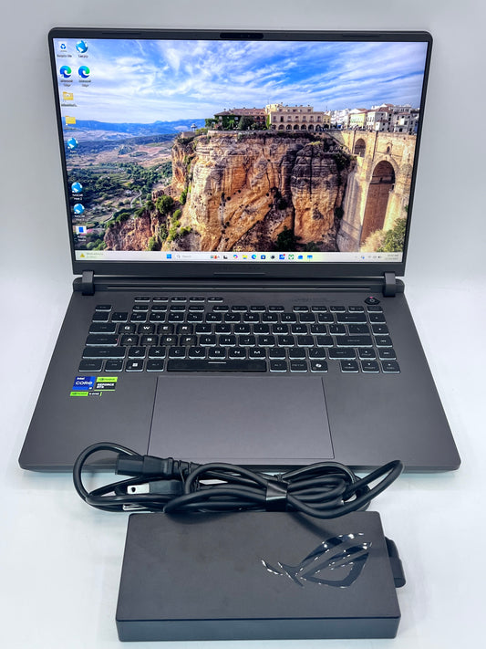 Asus ROG Strix G16 16" i9-14900HX 32GB 1TB GeForce RTX 5070 Excellent Condition