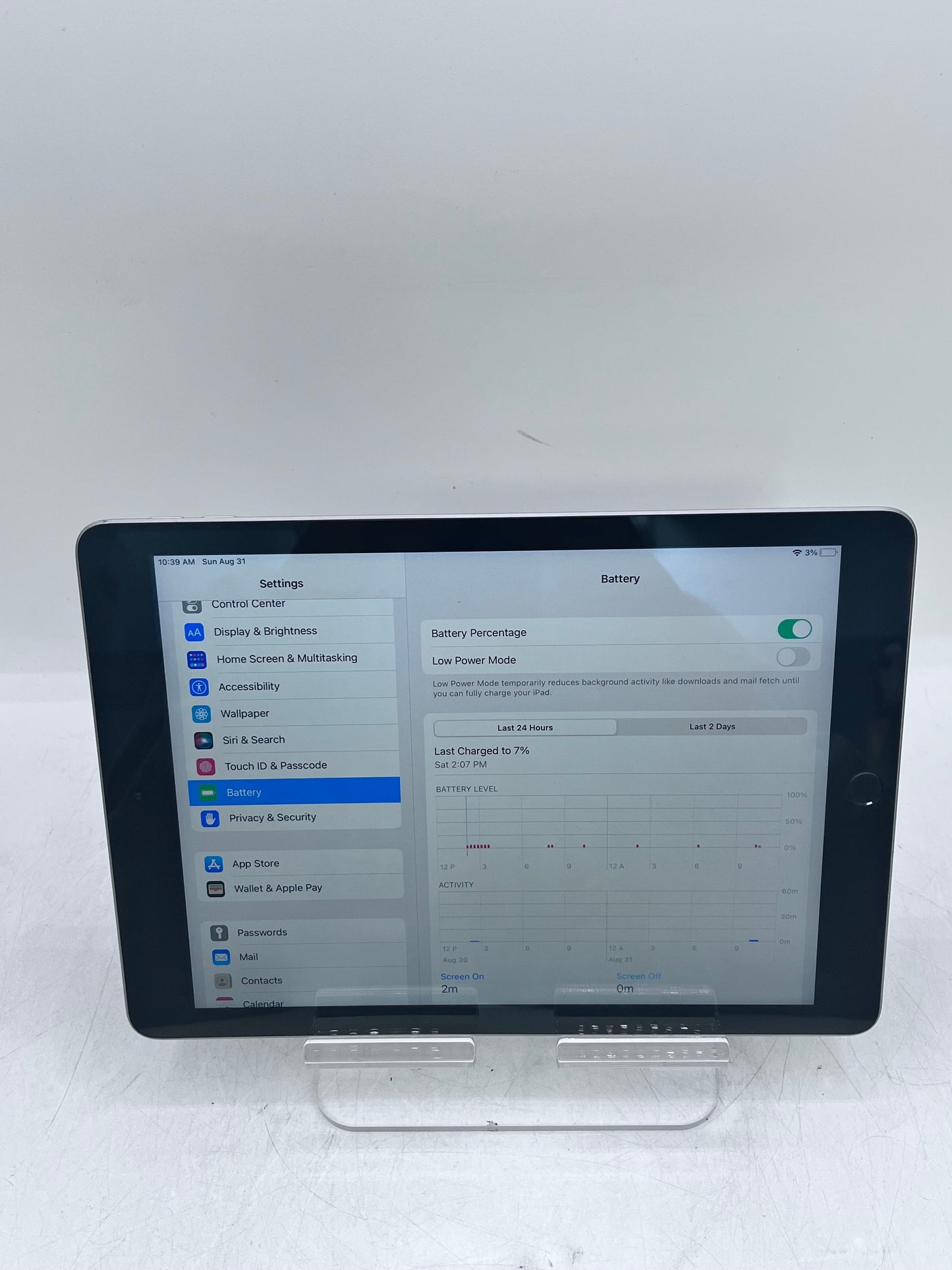 Apple iPad (5th Gen) A1822 32GB WiFi - Space Gray