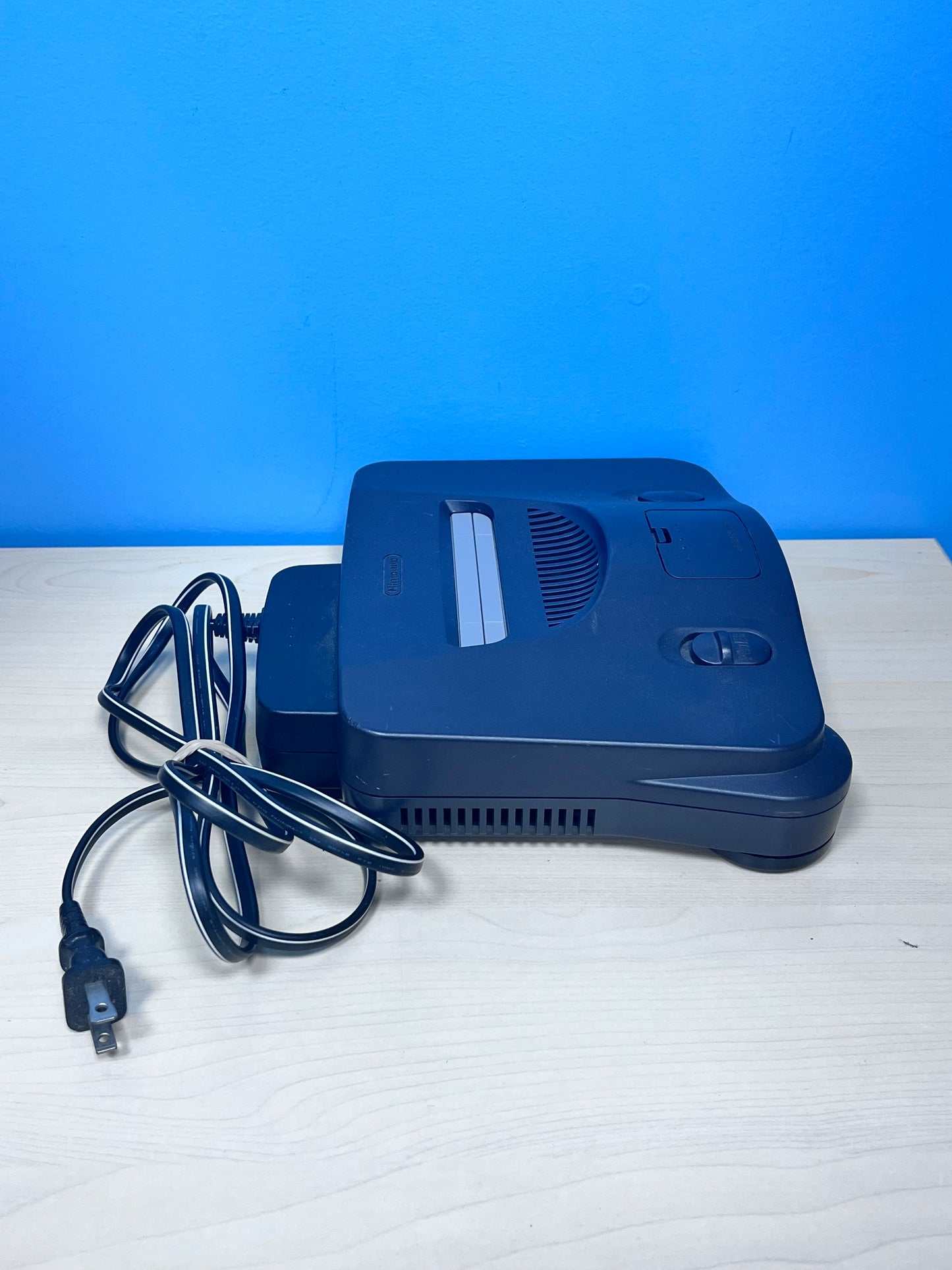 Nintendo 64 N64 1996  Video Game System with 2 Controllers Space Gray