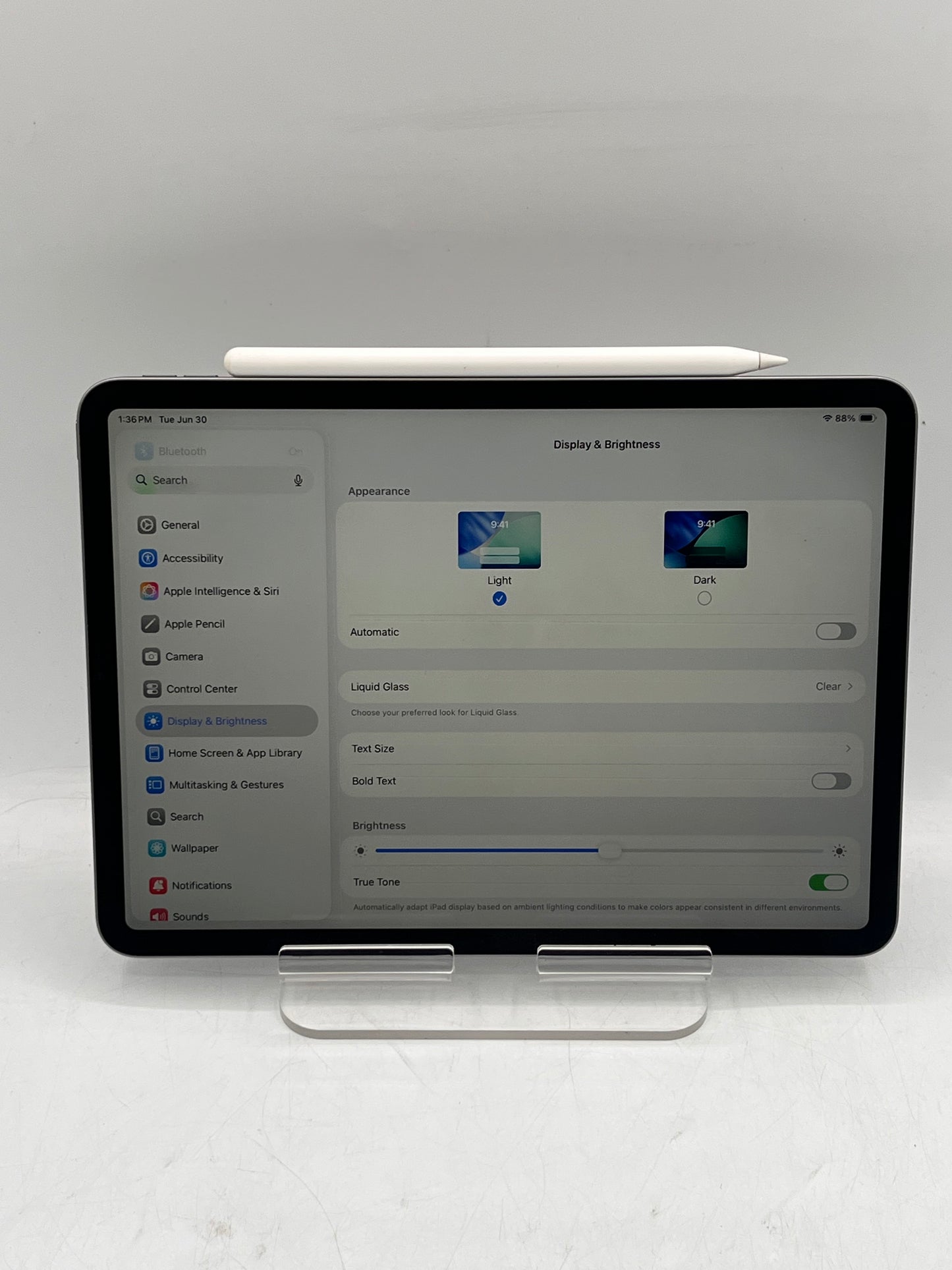 Apple iPad Pro 11 4th Gen A2759 MNXD3LL/A 128GB Wi-Fi Only w/ Apple Pencil 2nd gen