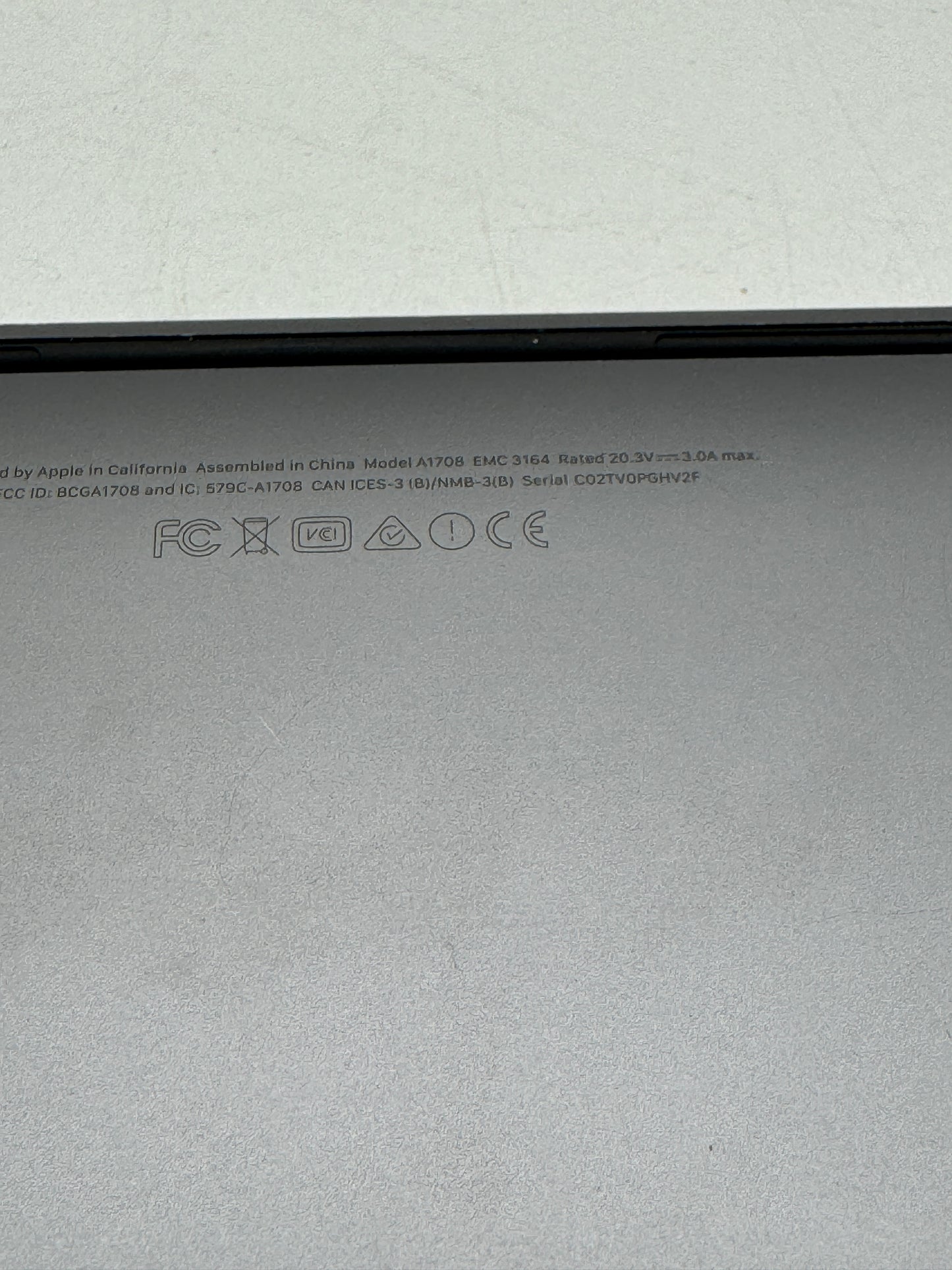 2017 Apple MacBook Pro 13" i5 16GB 512GB A1708 MPXW2LL/A Space Grey 122 Cycle Count