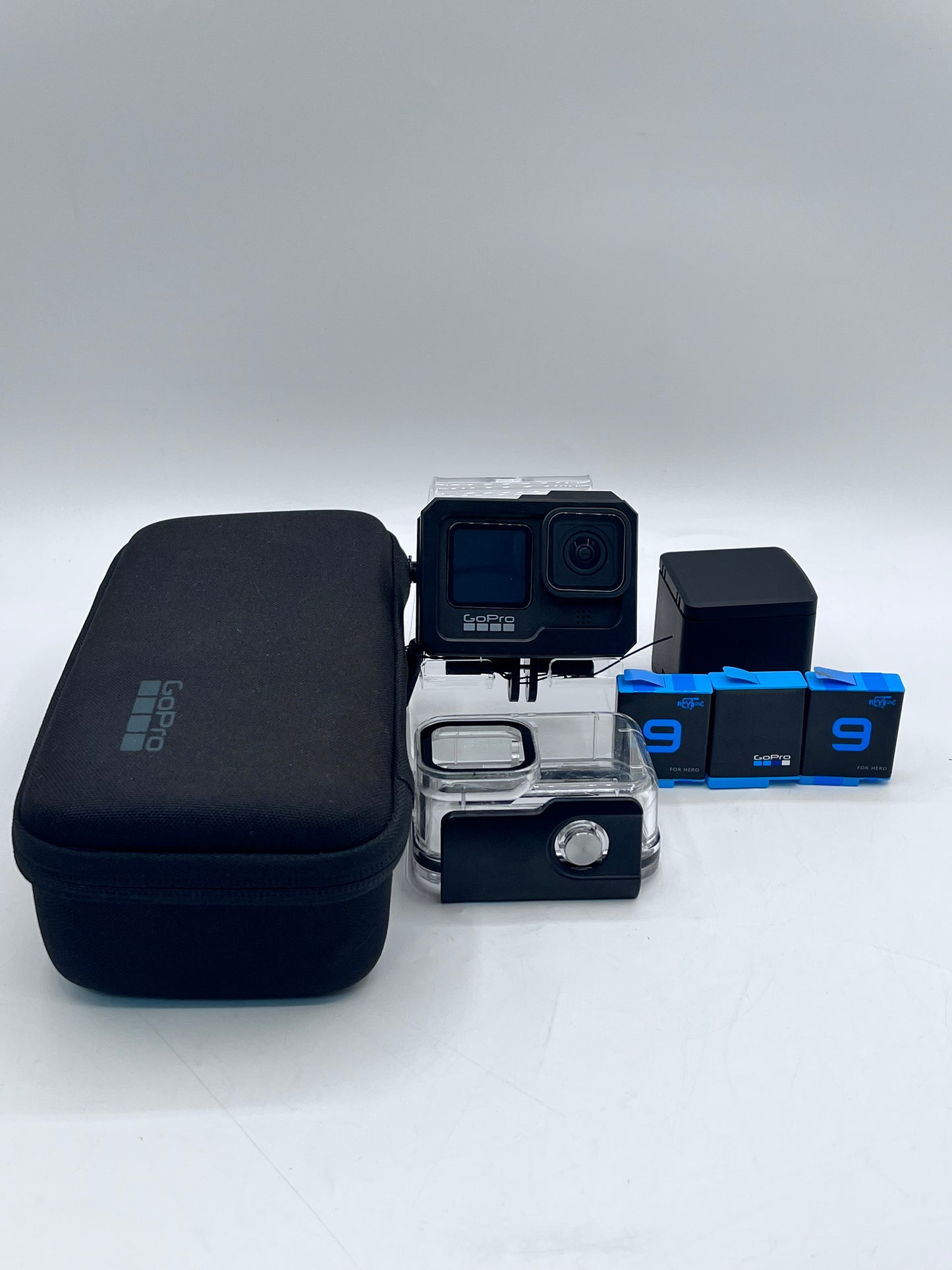 GoPro HERO9 5kAction Camera w/ 3 batteries Tested Free shipping - Black