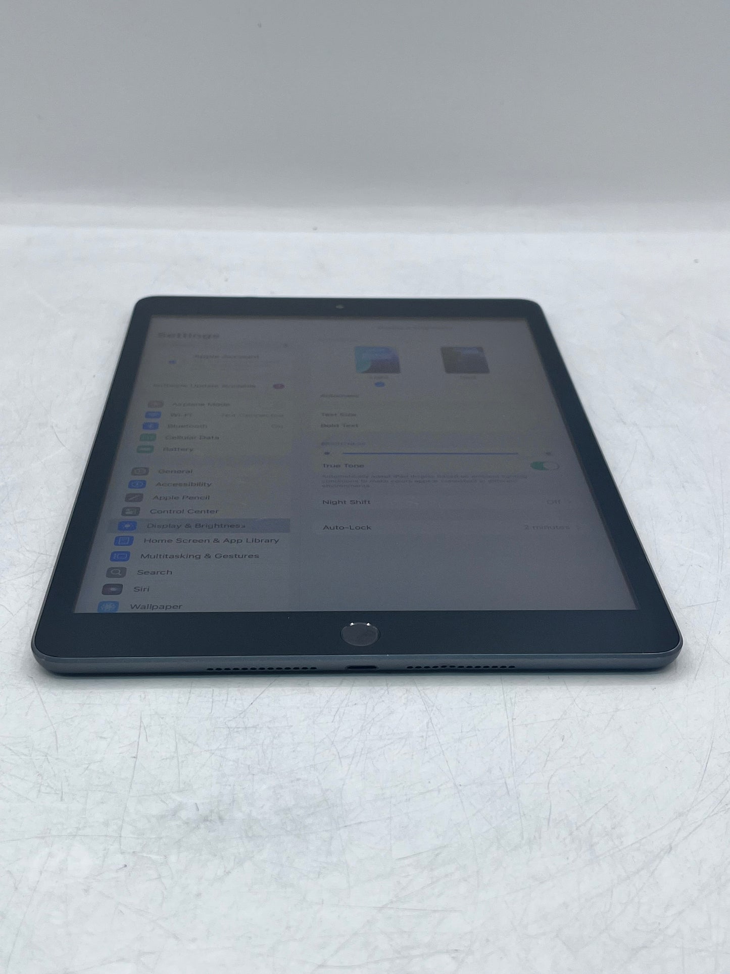 Unlocked Apple iPad (9th Gen) 64GB A2603 (2021) - Space Gray READ