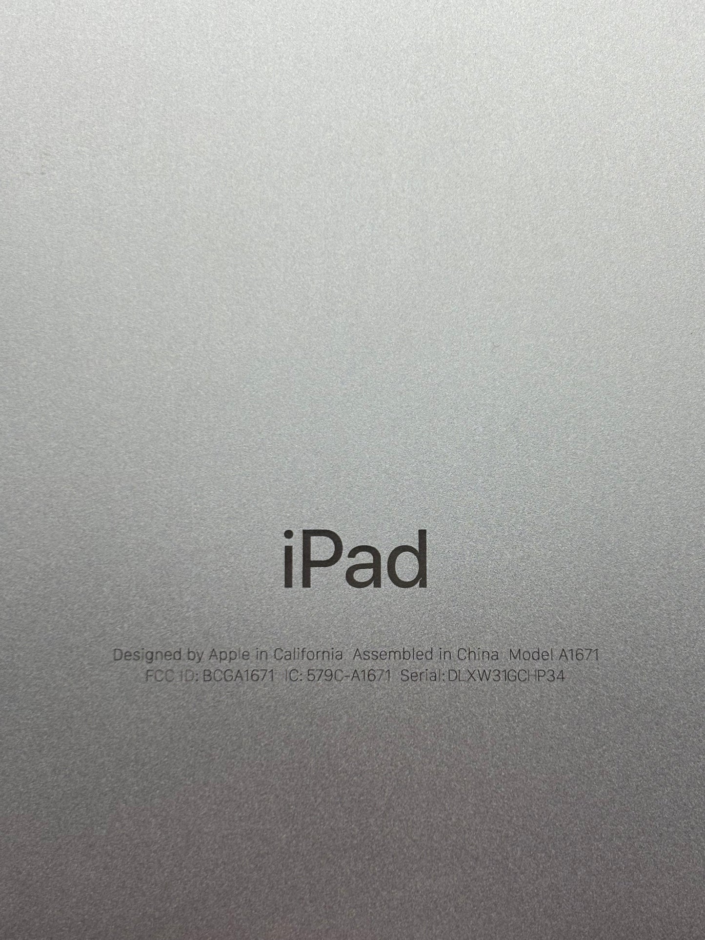 Unlocked Apple iPad Pro 12.9" 2nd Gen A1671 MPA42LL/A Wi-Fi + Cellular 256GB READ