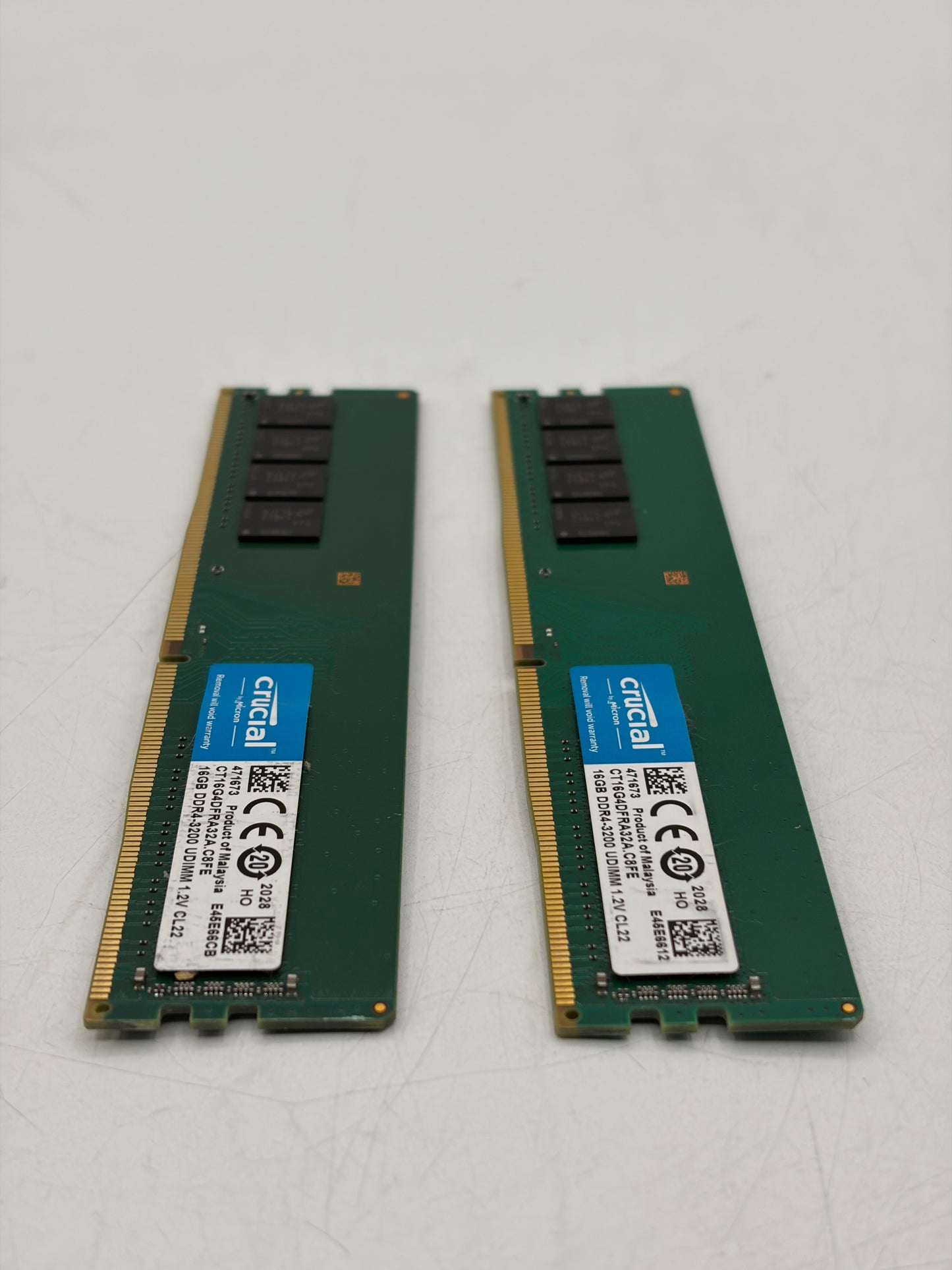 Crucial 32GB (2x16GB) DDR4-3200 UDIMM 1.2V CL22 Memory Kit CT16G4DFRA32A