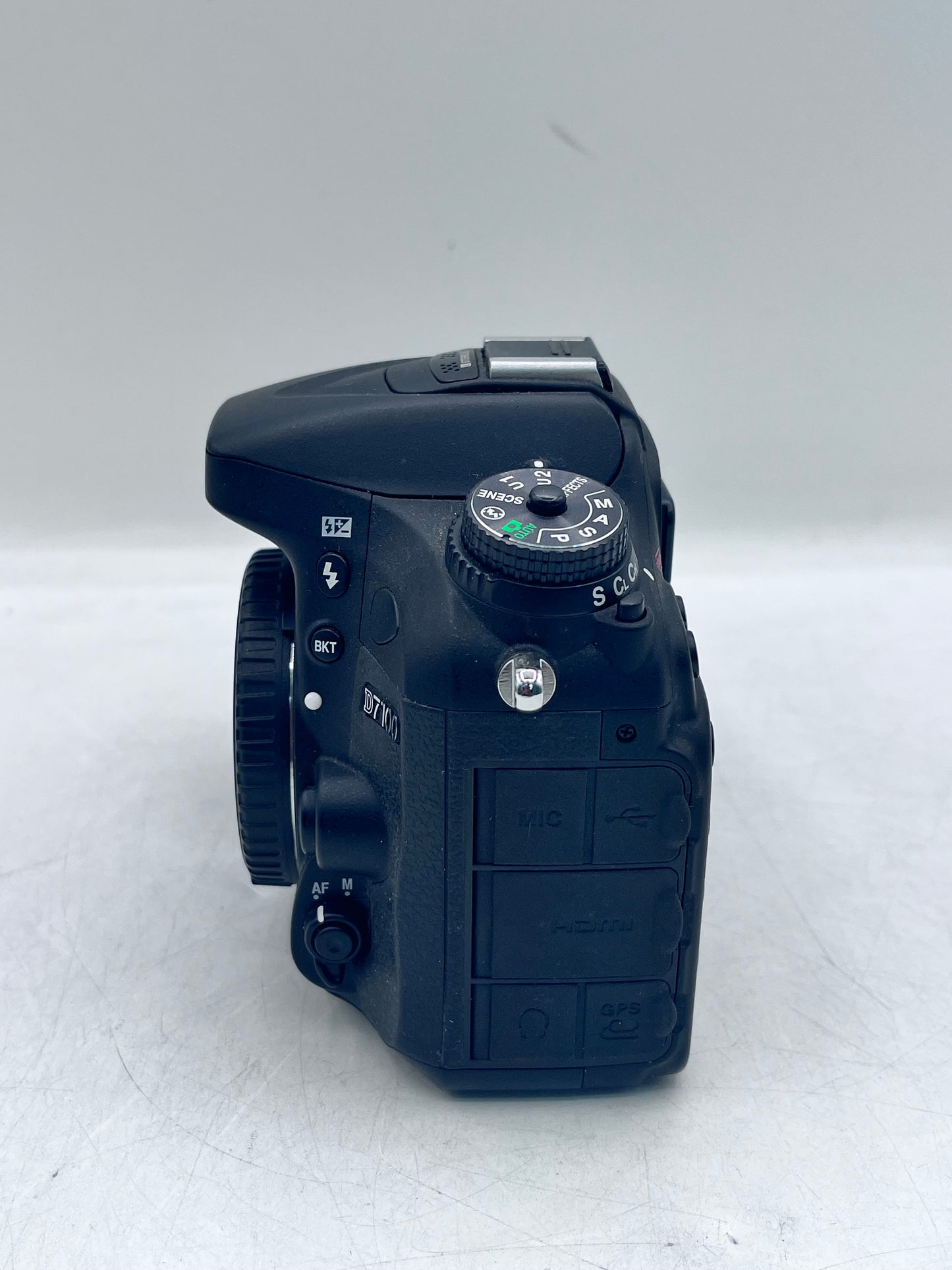 Nikon D7100 24.1MP Digital SLR Camera - Black Manual Focus Only