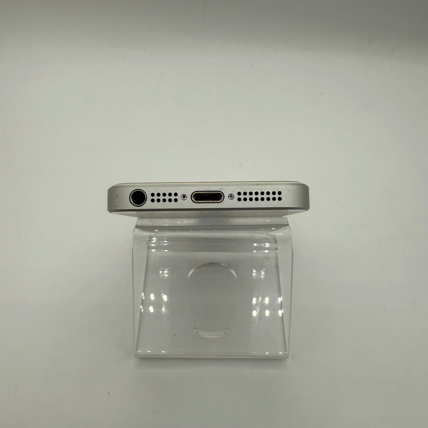 Apple iPhone SE 32GB White Unlocked