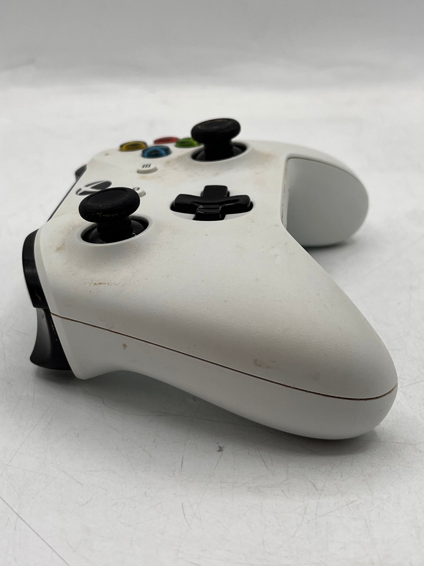 Microsoft Xbox One S (1681) 2016 1TB White Console with 2 Controllers HDMI Cable Power Cable
