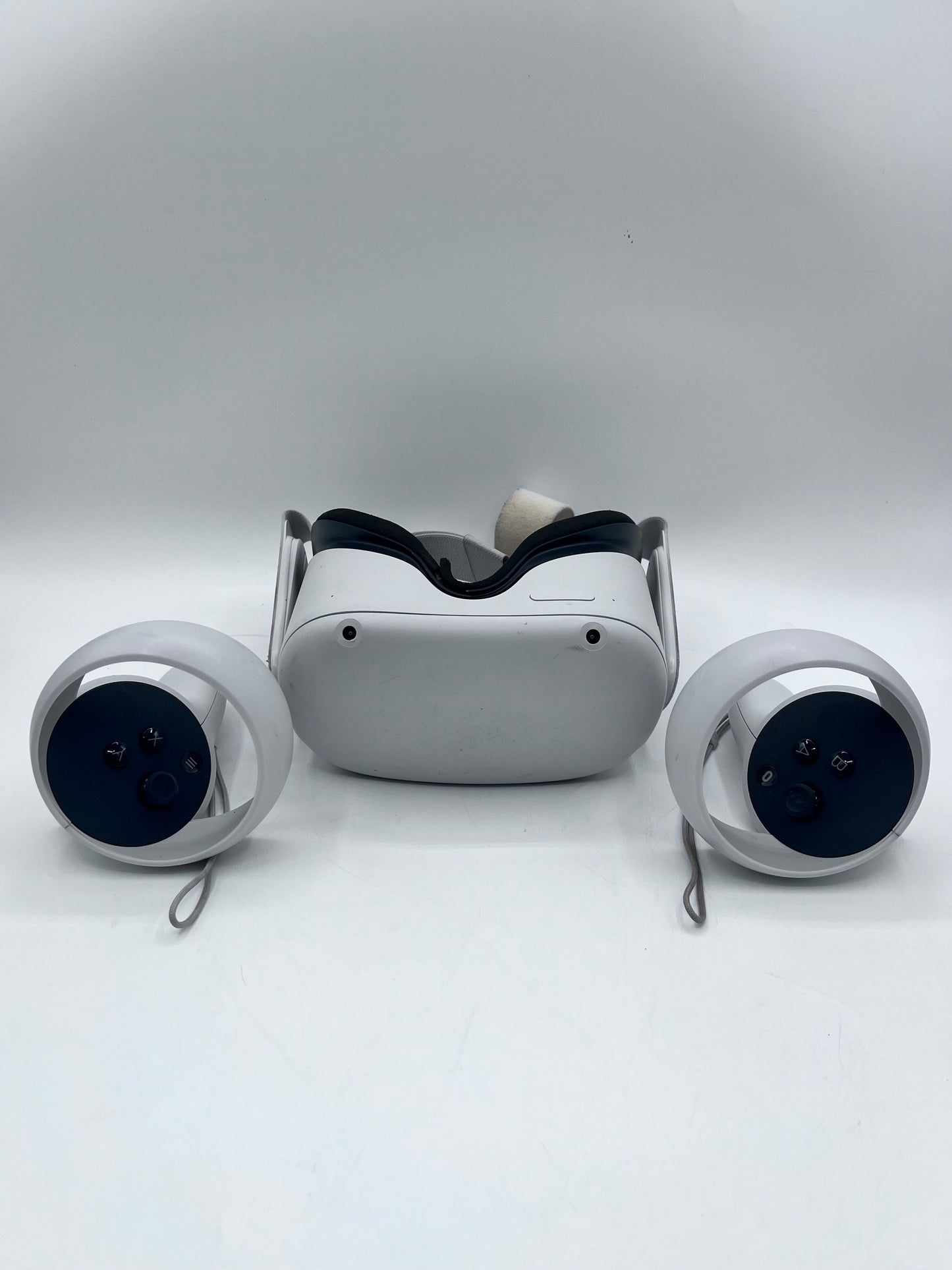 Oculus Quest 2 128GB Virtual Reality System White - Headset & Controllers