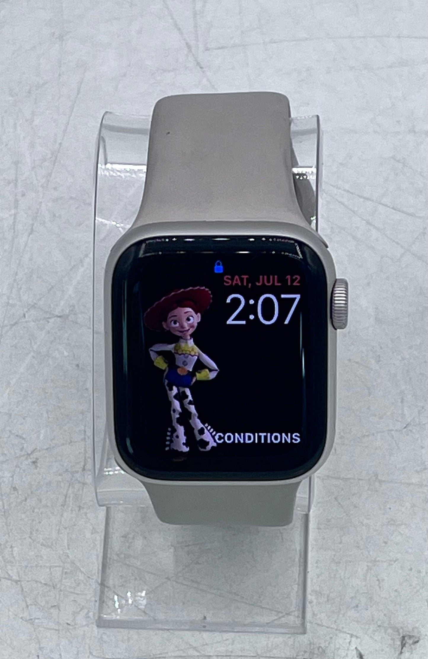 Apple SE 2nd Gen Smart Watch 40mm GPS Only -Starlight