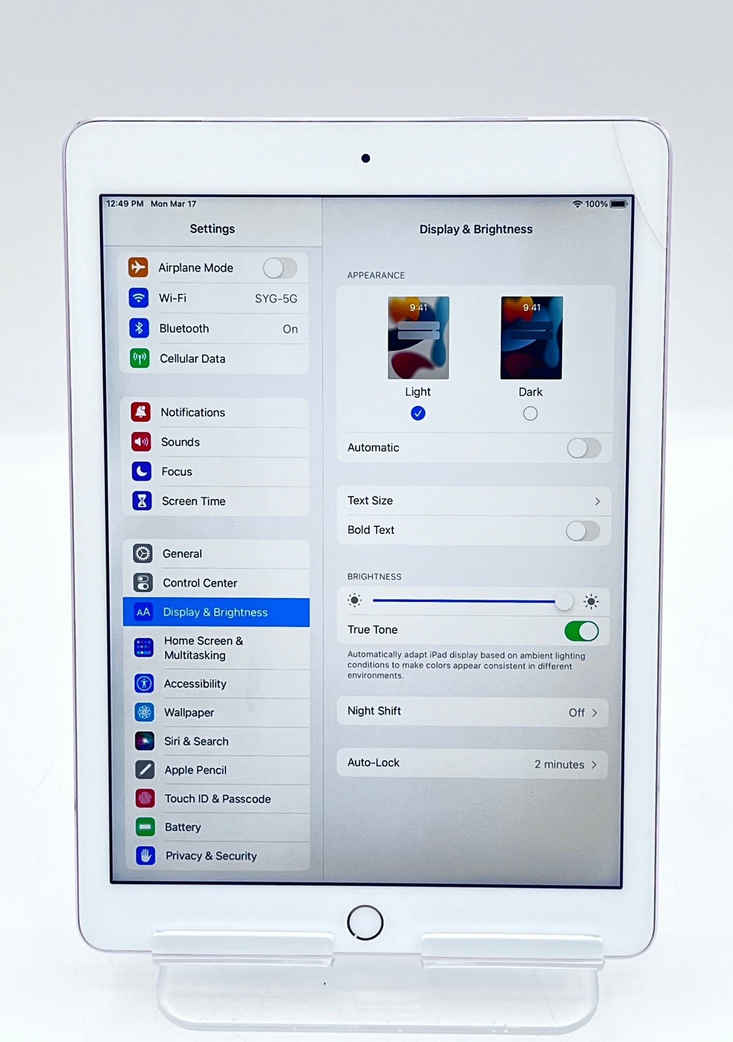 Apple iPad Pro 9.7" (2016) A1674 - Pink 32GB READ