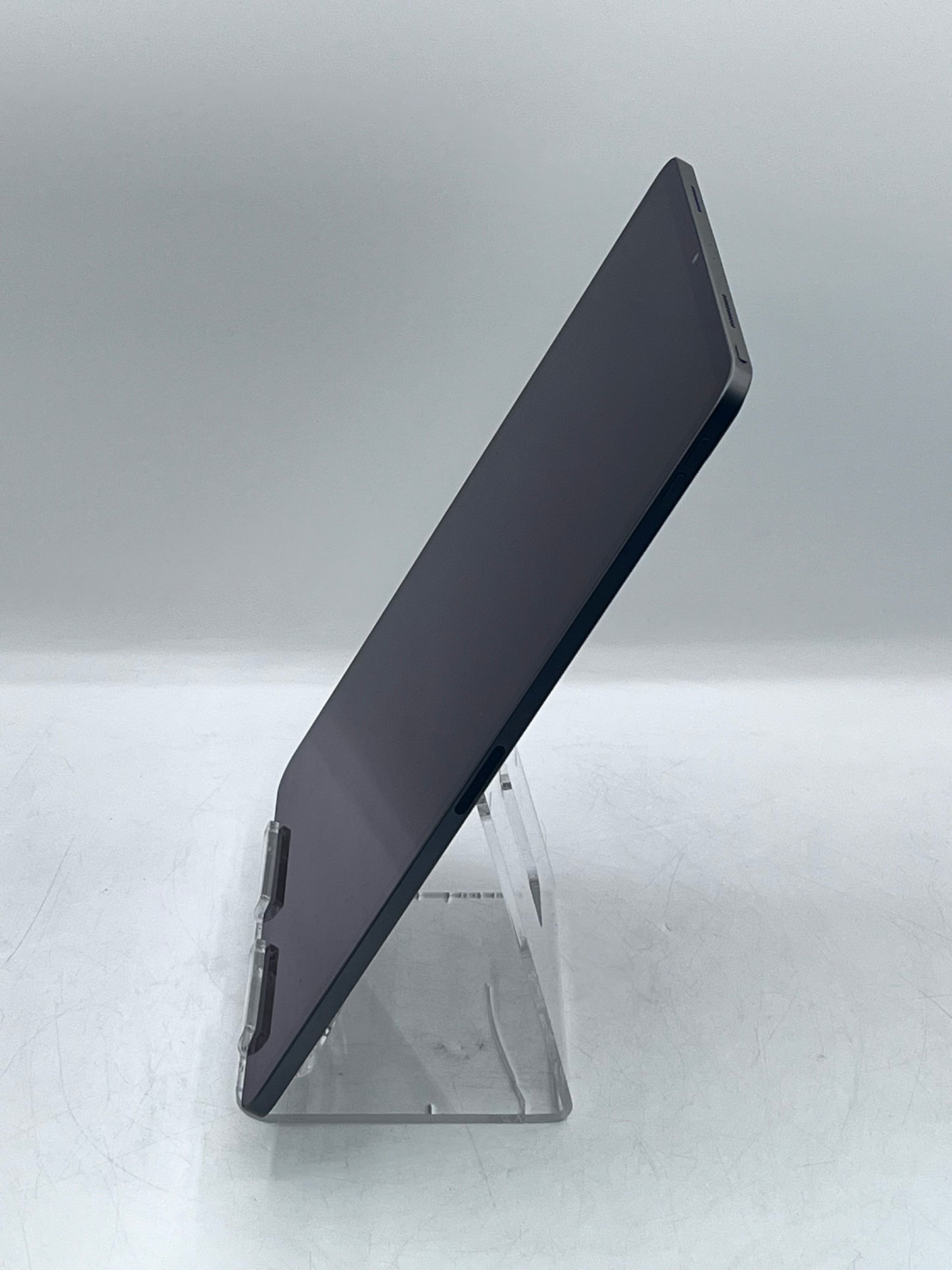 iPad Pro 12.9 5th Gen Space Gray 128 GB-Wi-Fi only, Good Condition