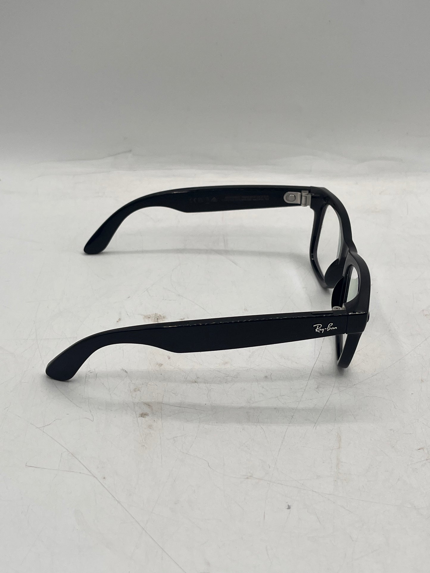 META Ray-Ban Meta Wayfarer Gen 1 Matte Black Transitions RW4008 Smart Glasses