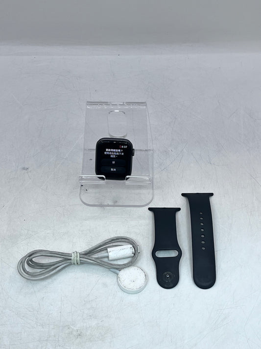 Apple Watch Series 4 44mm  Smartwatch with Black Nike Sport Band - Space Gray
