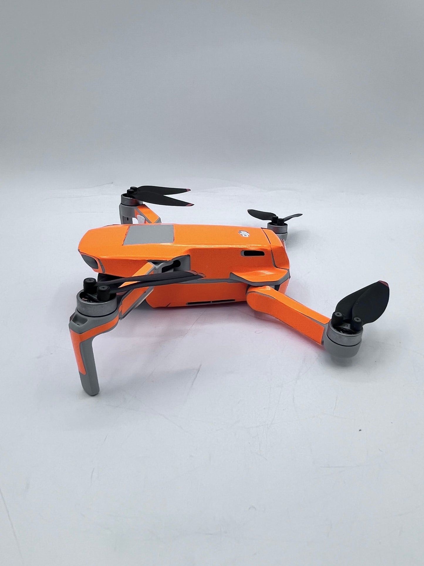 DJI Mavic Mini 1 Drone w/ 3 batteries, Charging Hub, Carry Bag Excellent Condition