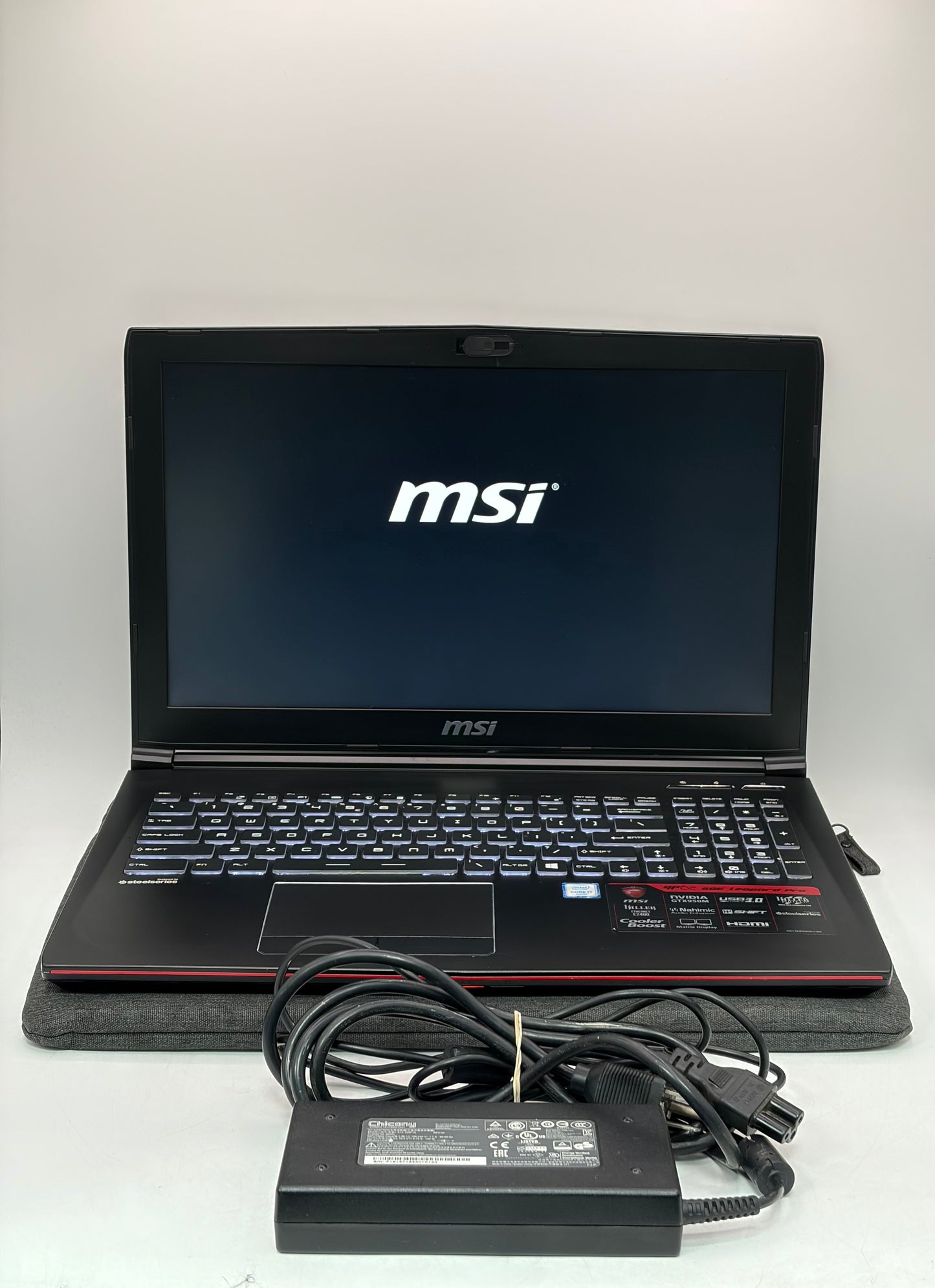 MSI MS-16J5 15.6" Laptop Core i7-6700HQ 8GB RAM 1TB GTX 1080 Black NO OS