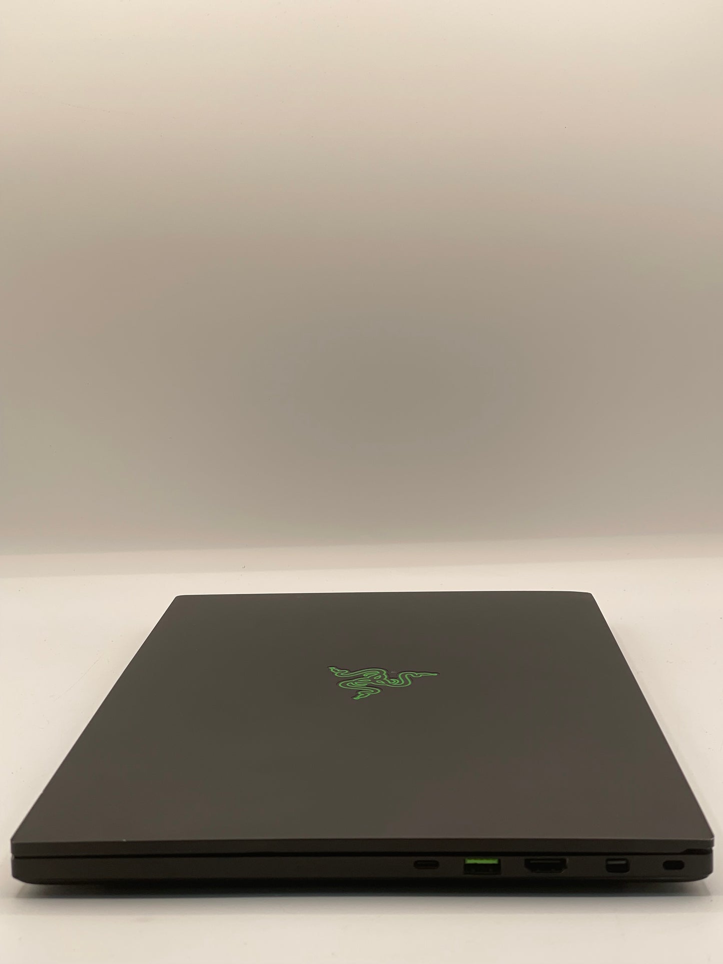Razer Blade 15 RZ09-0301 - Nvidia 2070 Max, 64GB RAM, 2TB SSD READ