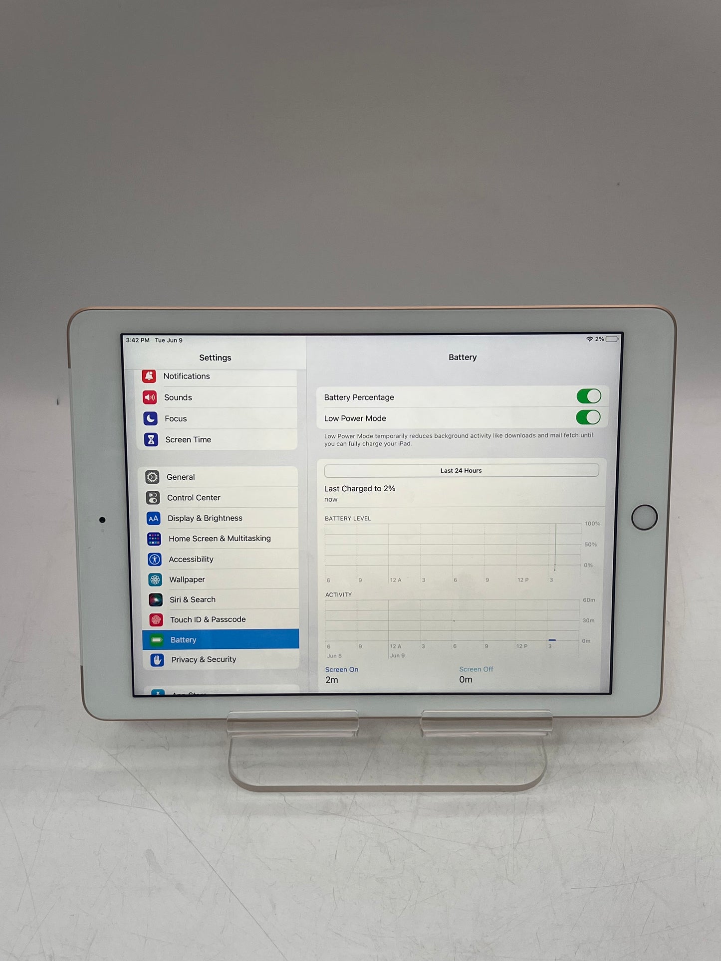 Unlocked  Apple iPad 5th Gen A1823 MPG62LL/A 32GB WiFi + Cellular Gold