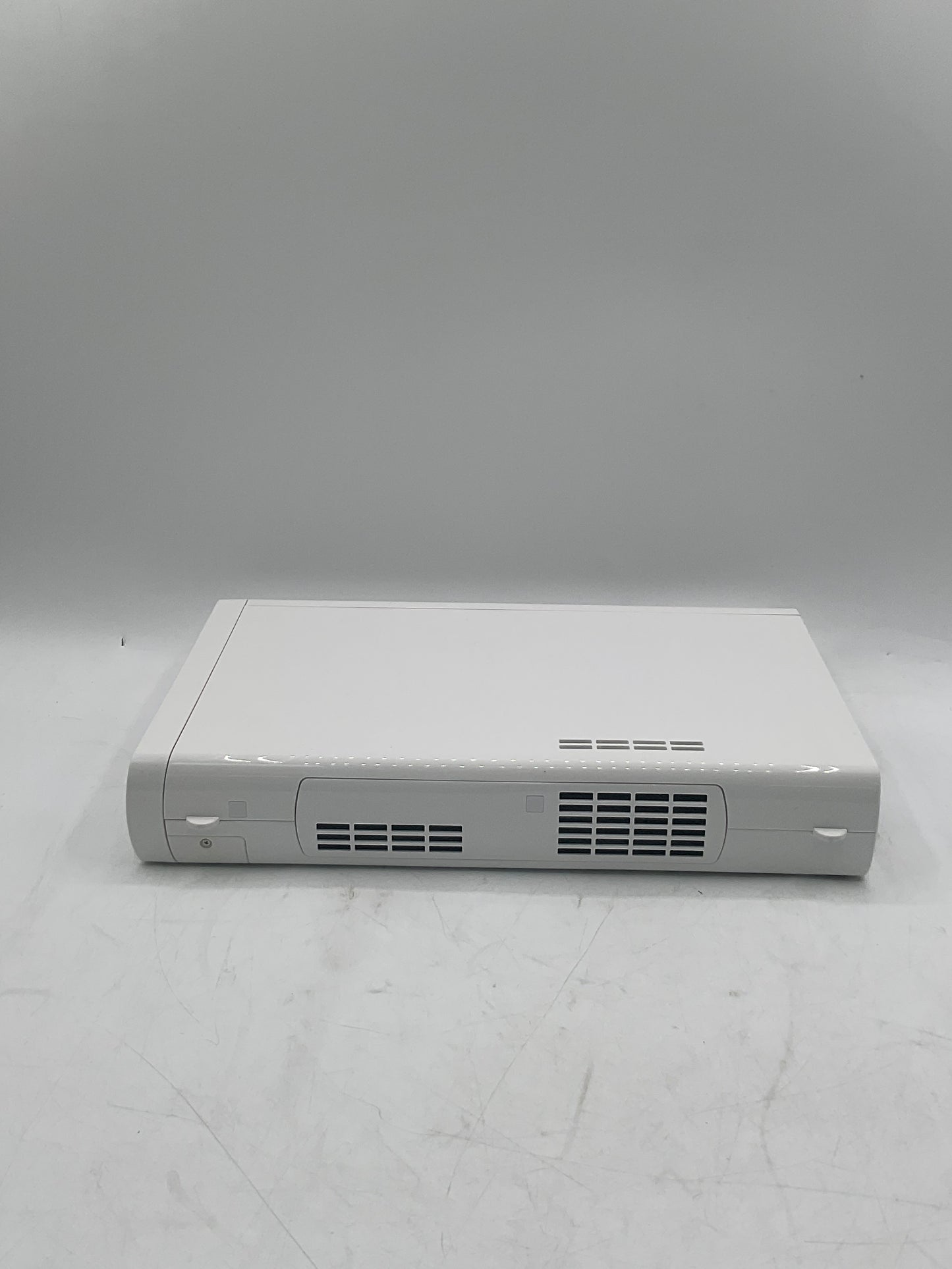 Nintendo Wii U (WUP-001) 32GB 2012 Video Game System White