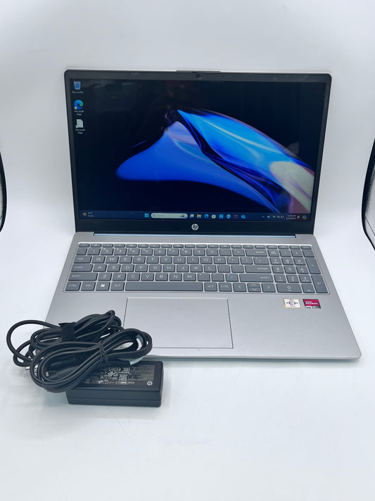 HP 15-fc0025tg 15.6" Touch AMD Athlon Gold 7220U 8GB 256GB SSD W11H Laptop
