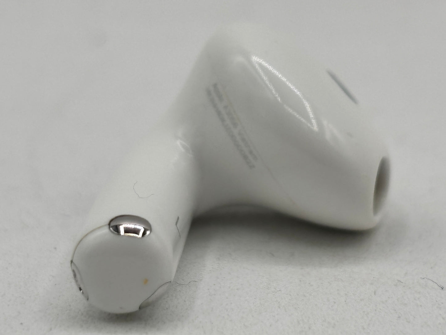 Apple AirPods 4th Gen w/ Active Noise Cancellation A3059 (FREE SHIPPING)